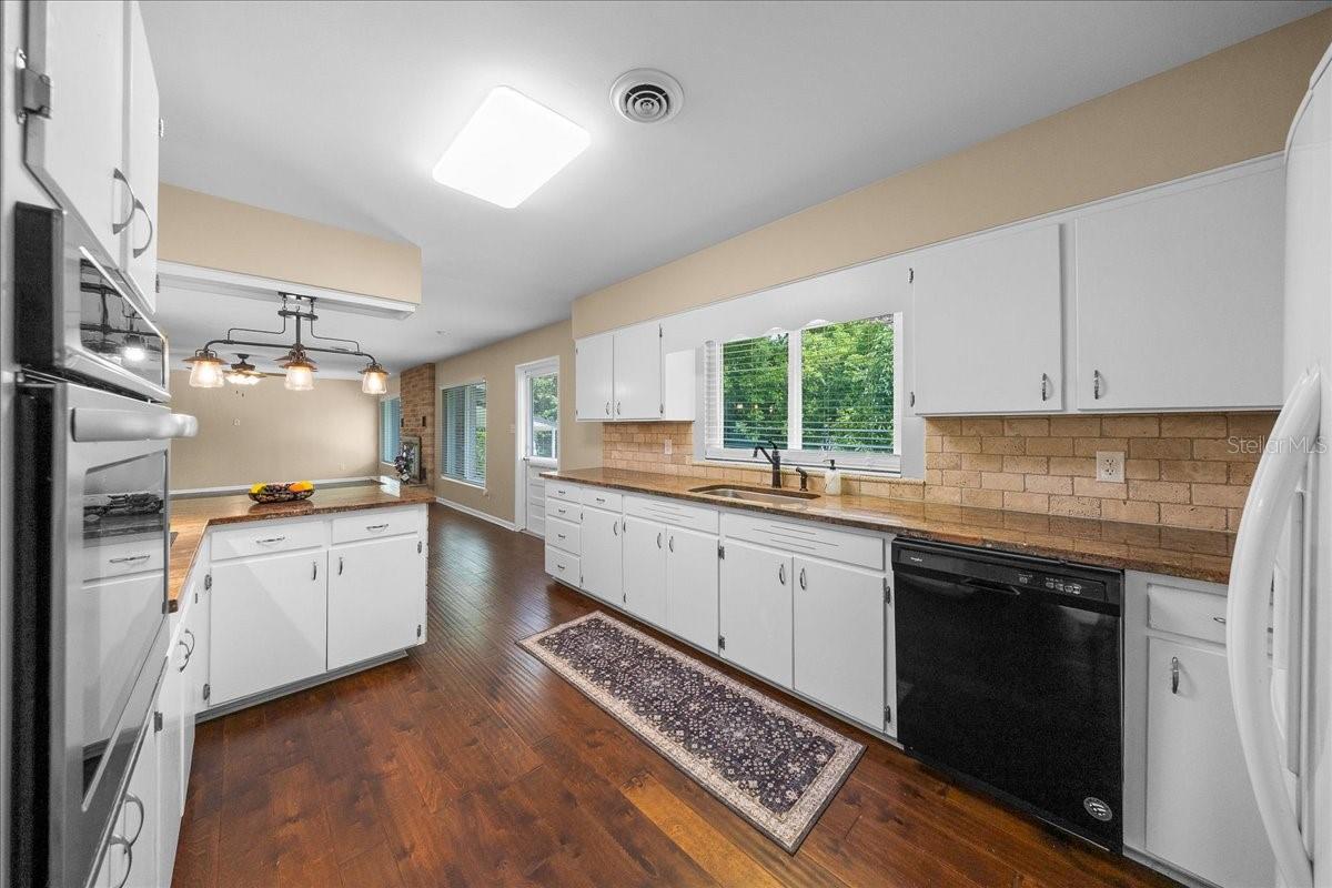 2333 E Fort King St Property Photo 5