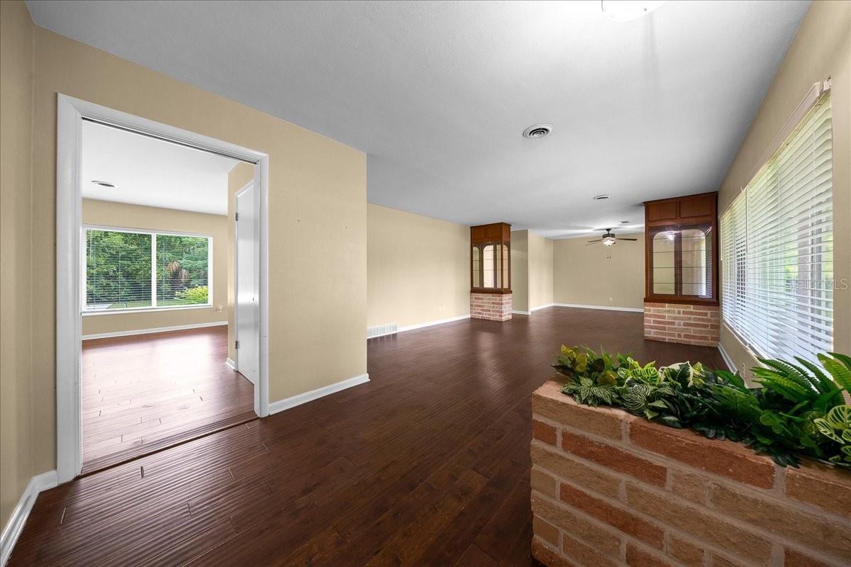 2333 E Fort King St Property Photo 11