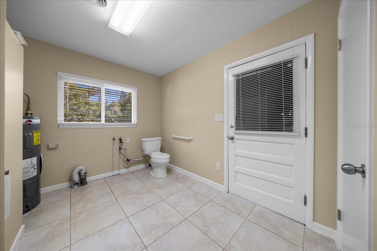 2333 E Fort King St Property Photo 27
