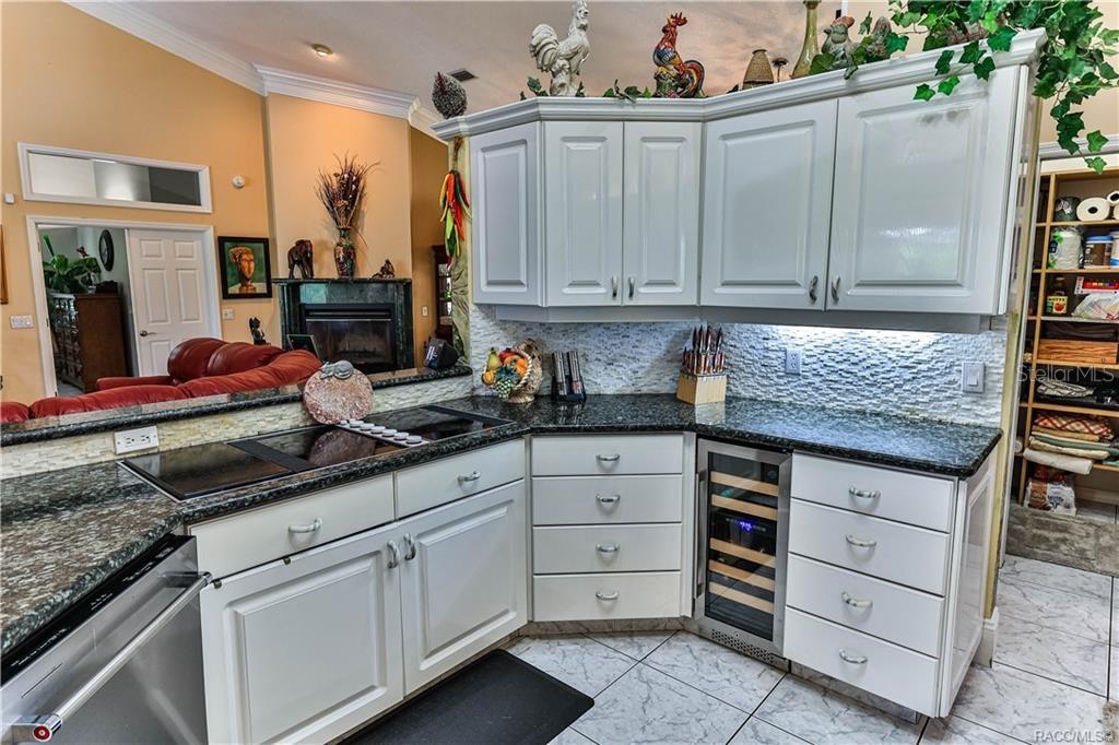 5215 N Honeycreek Ter Property Photo 17