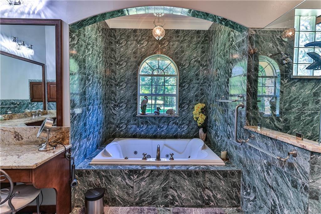 5215 N Honeycreek Ter Property Photo 26