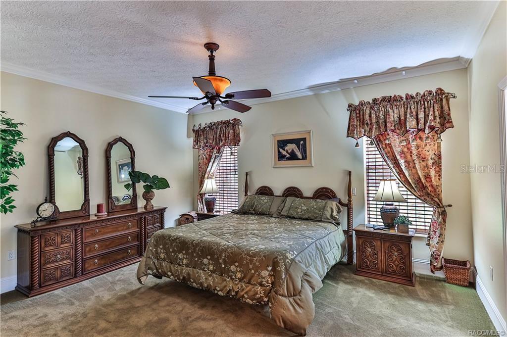 5215 N Honeycreek Ter Property Photo 37