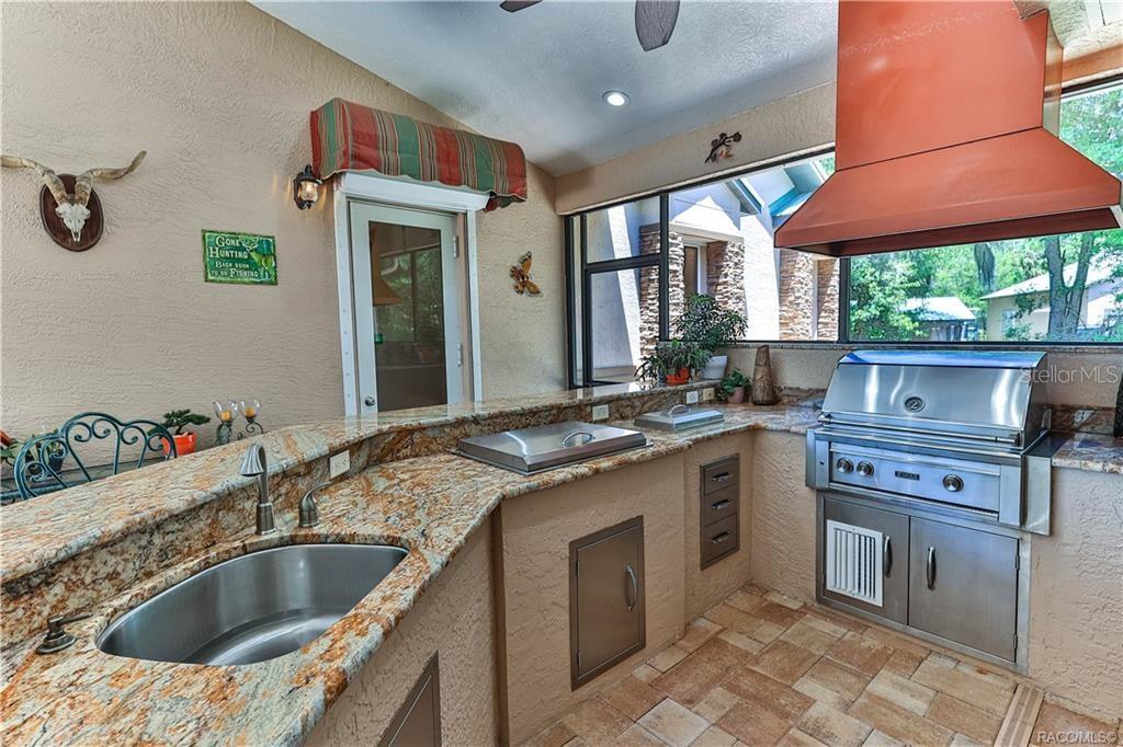 5215 N Honeycreek Ter Property Photo 41
