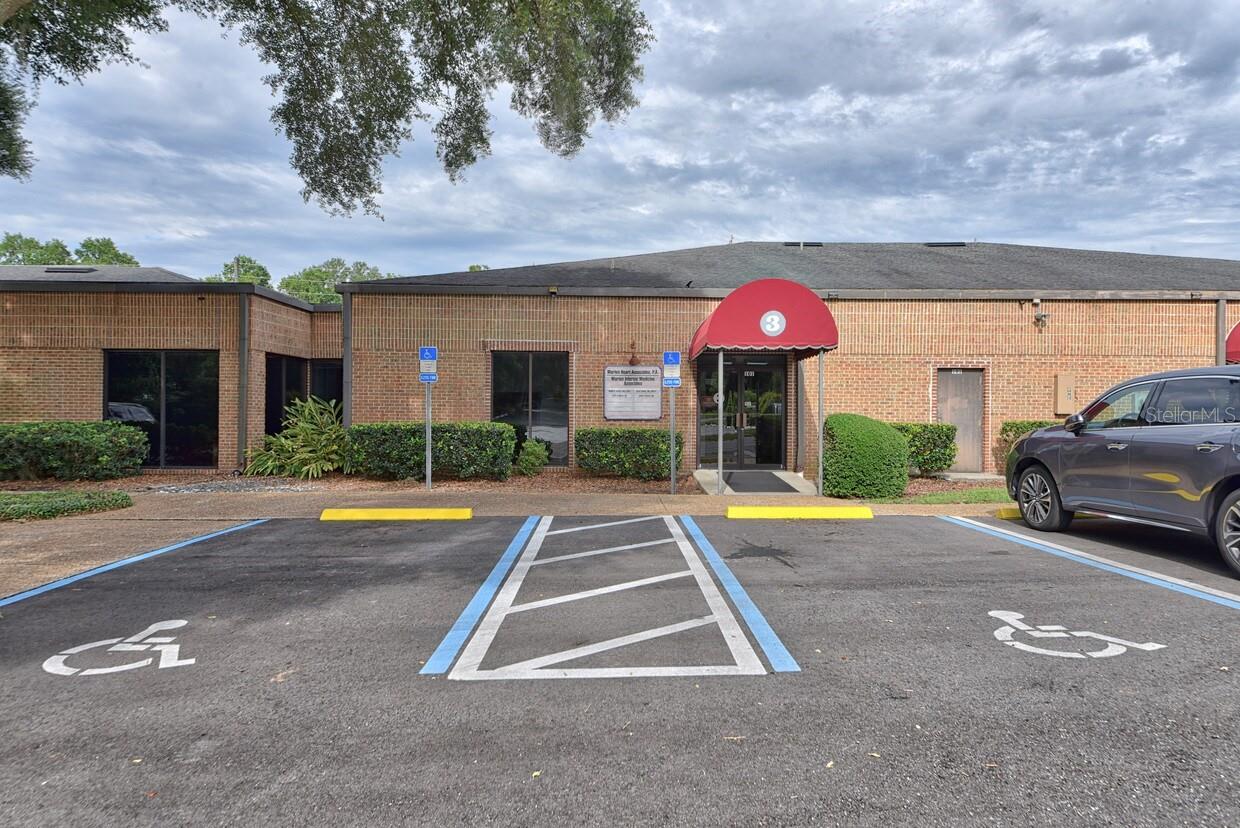 1805 Se Lake Weir Ave #3 Property Photo 1