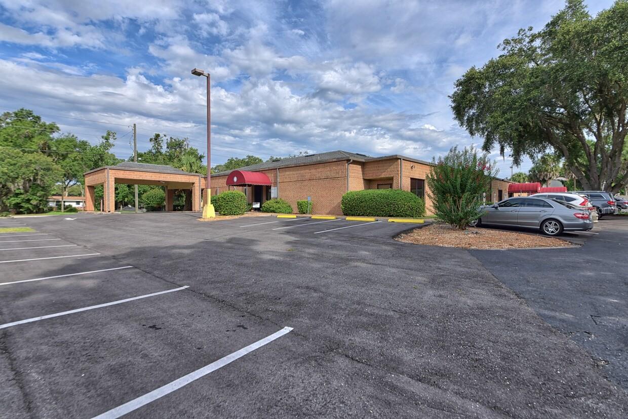 1805 Se Lake Weir Ave #3 Property Photo 4