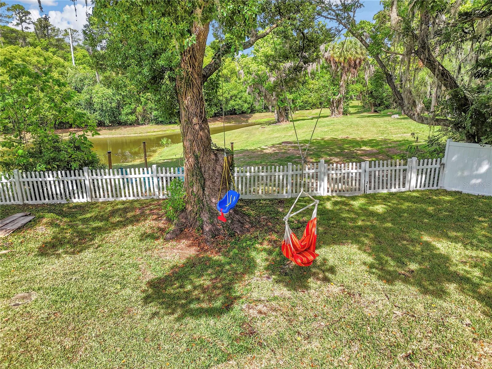 1302 Se Sanchez Ave Property Photo 7