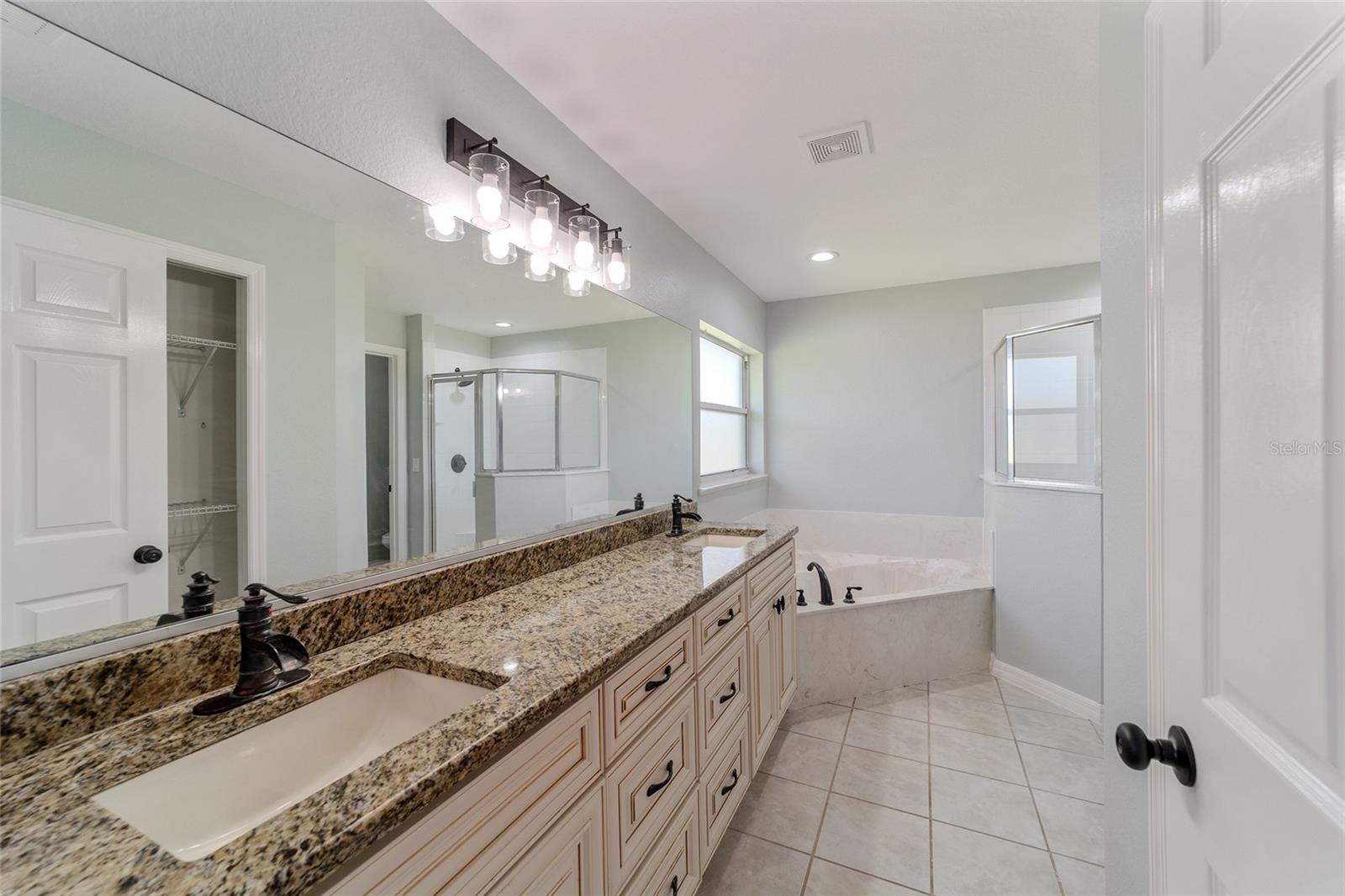 4020 Ne 14th Ct Property Photo 12