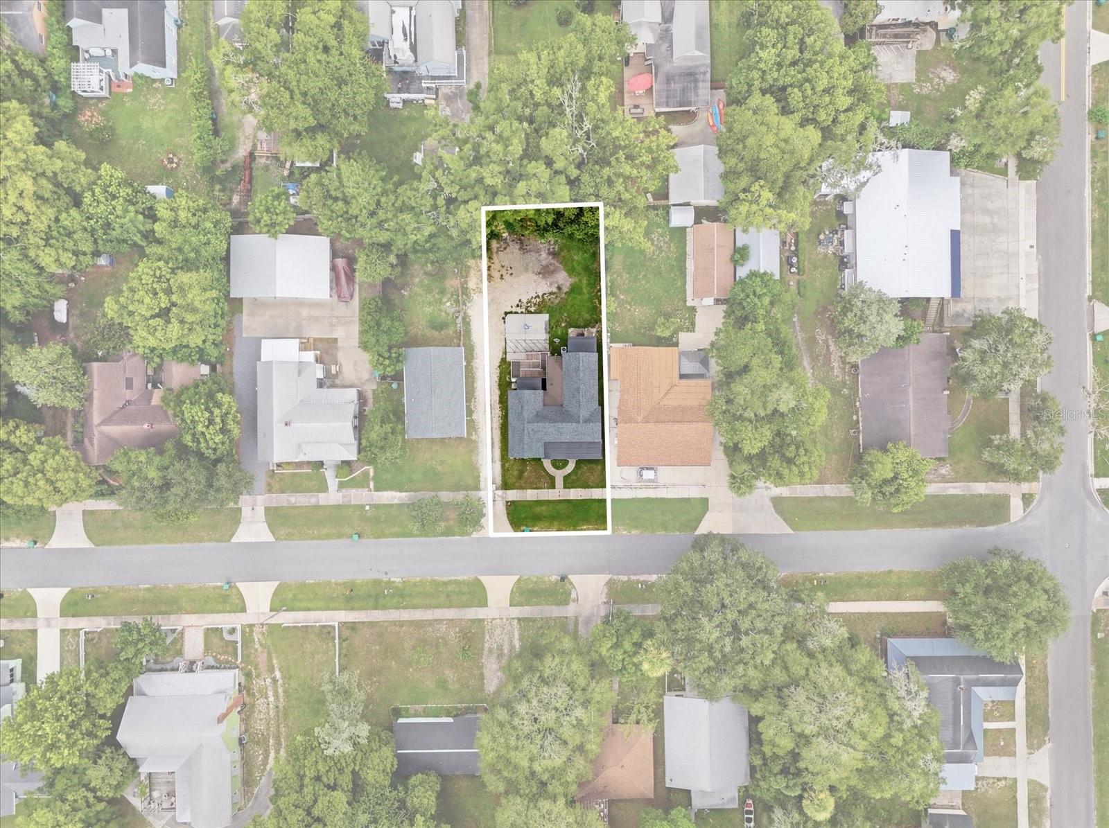 20707 Walnut St Property Photo 2