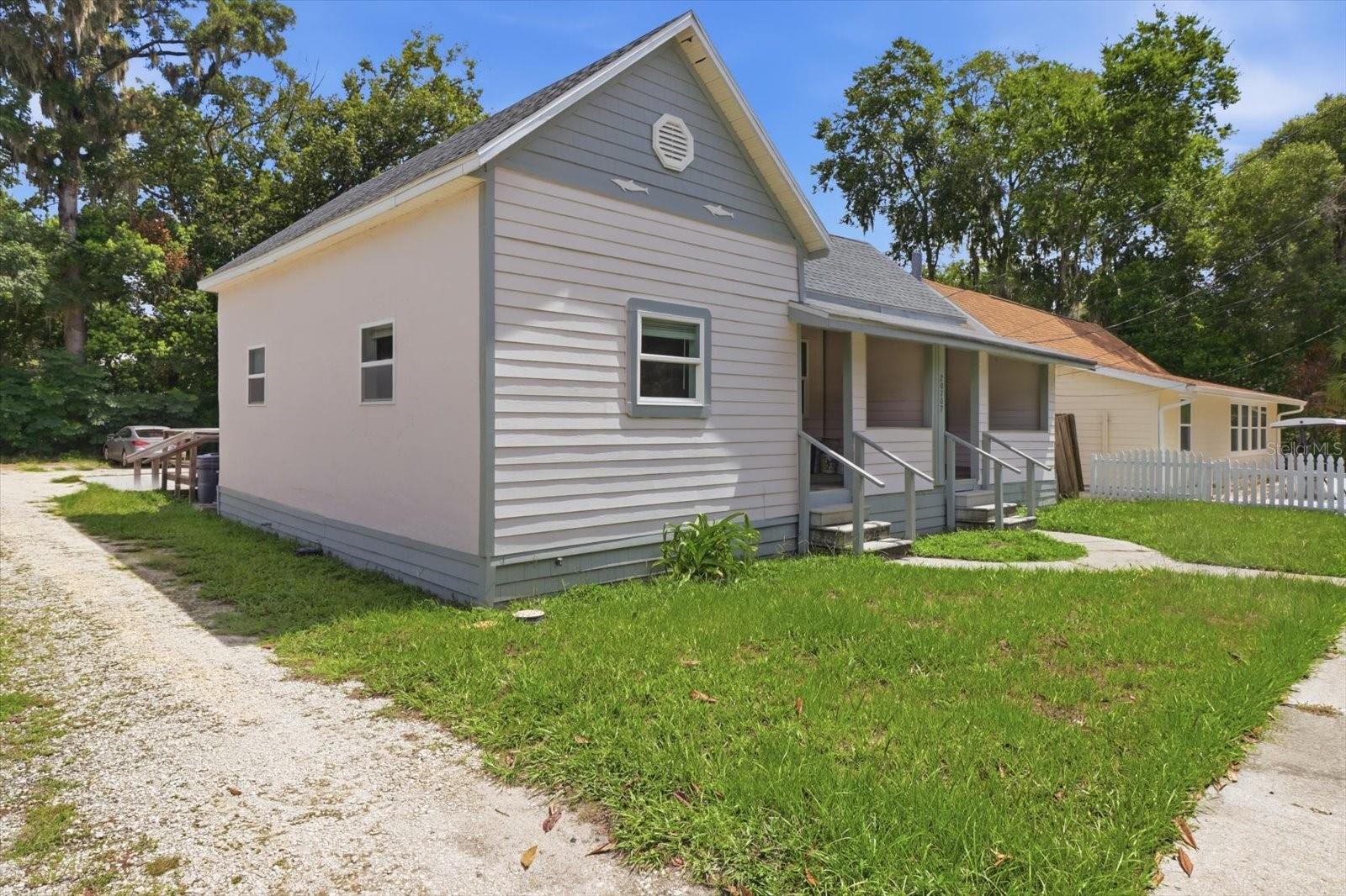 20707 Walnut St Property Photo 5