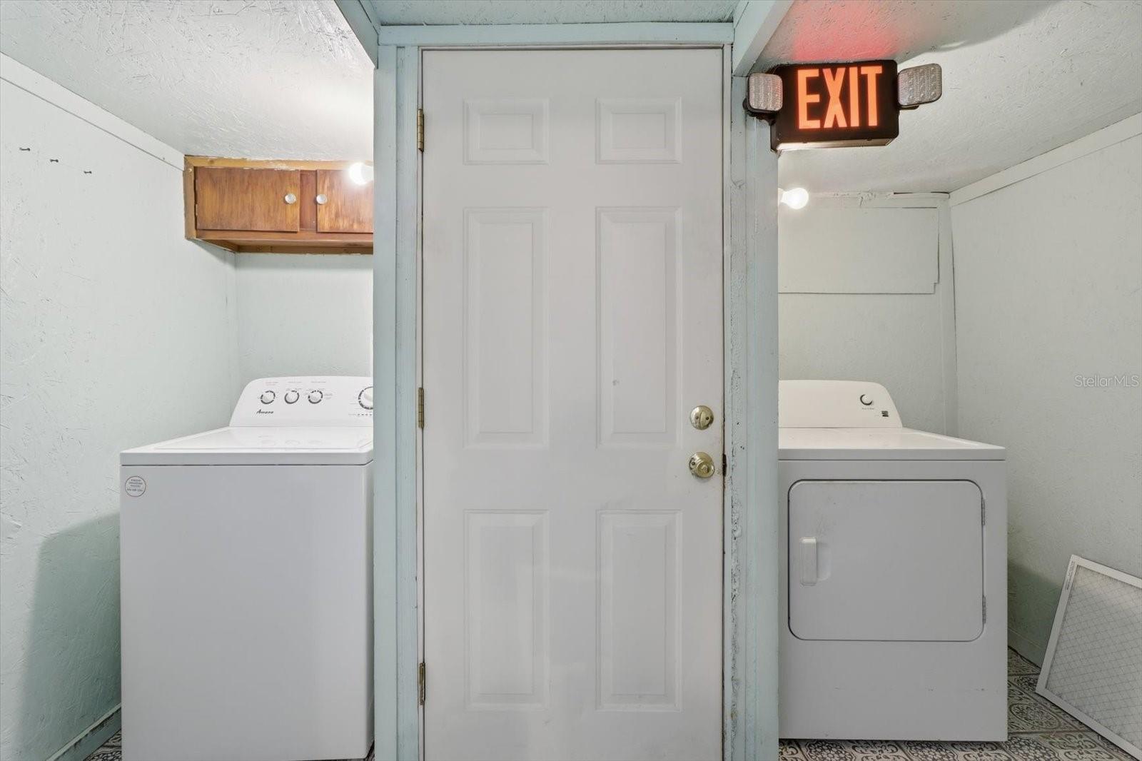 20707 Walnut St Property Photo 29