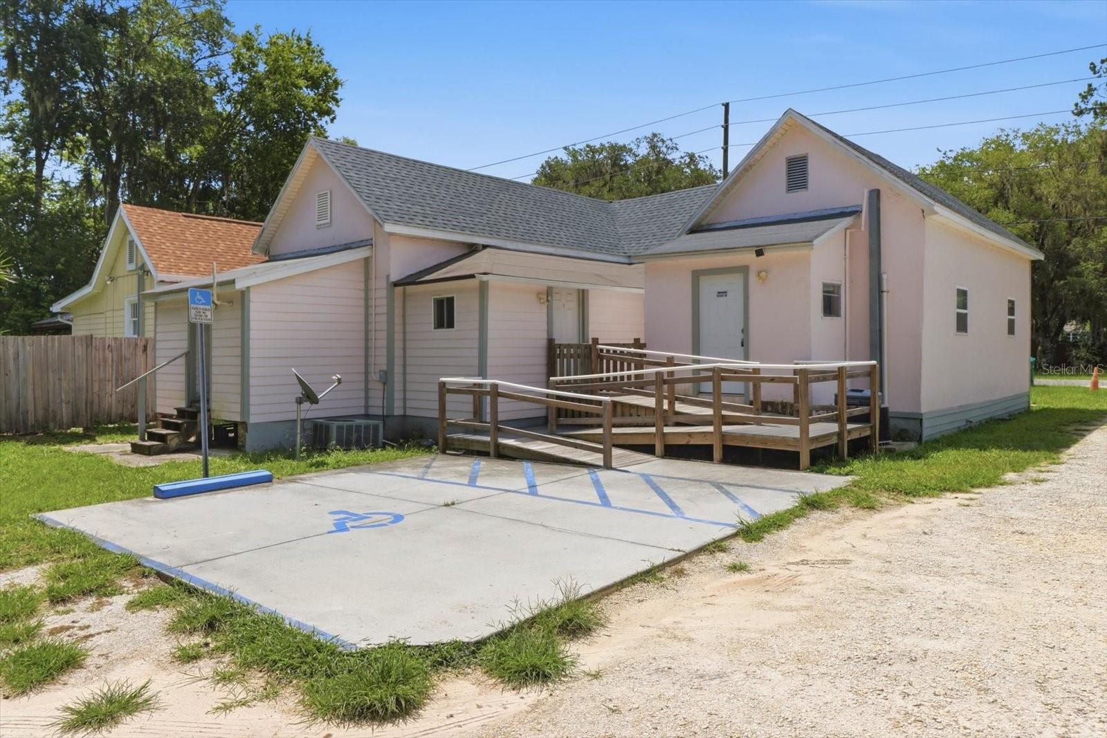 20707 Walnut St Property Photo 32