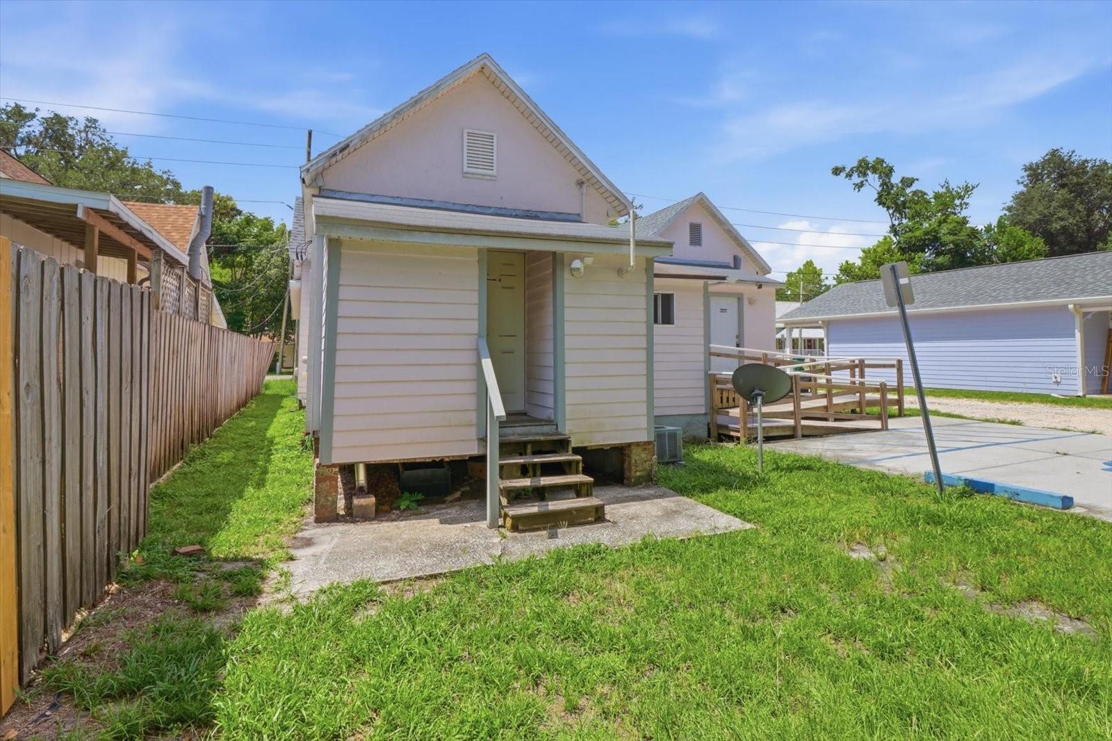 20707 Walnut St Property Photo 33
