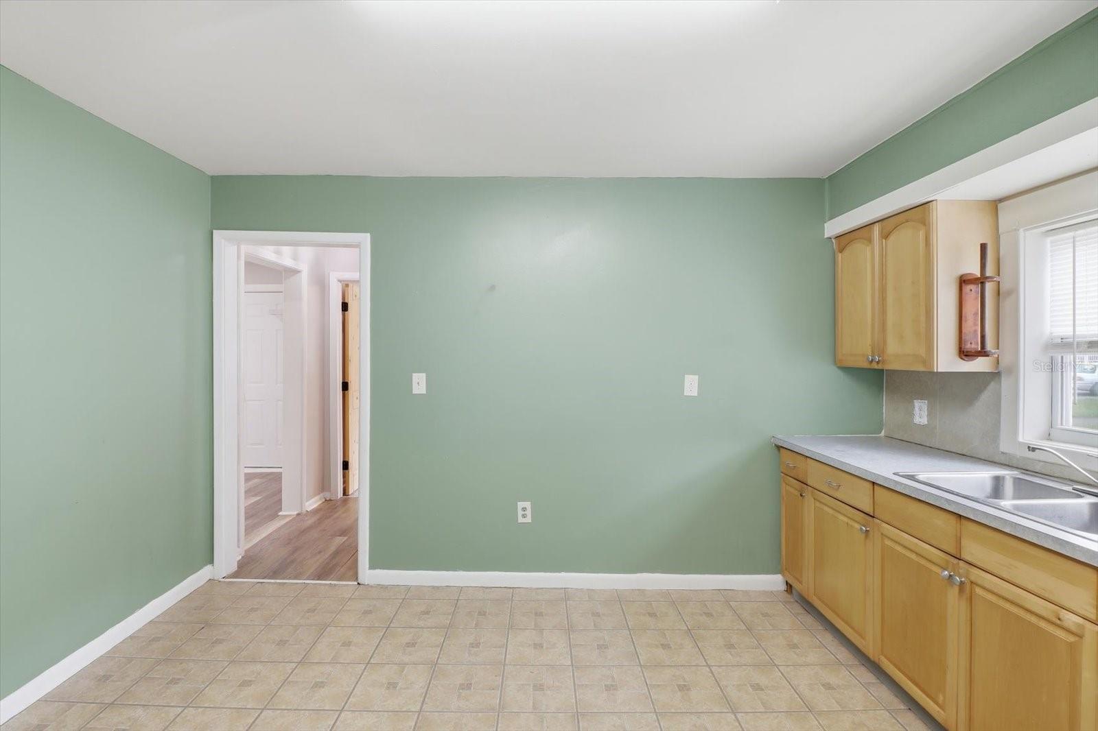 20707 Walnut St Property Photo 48