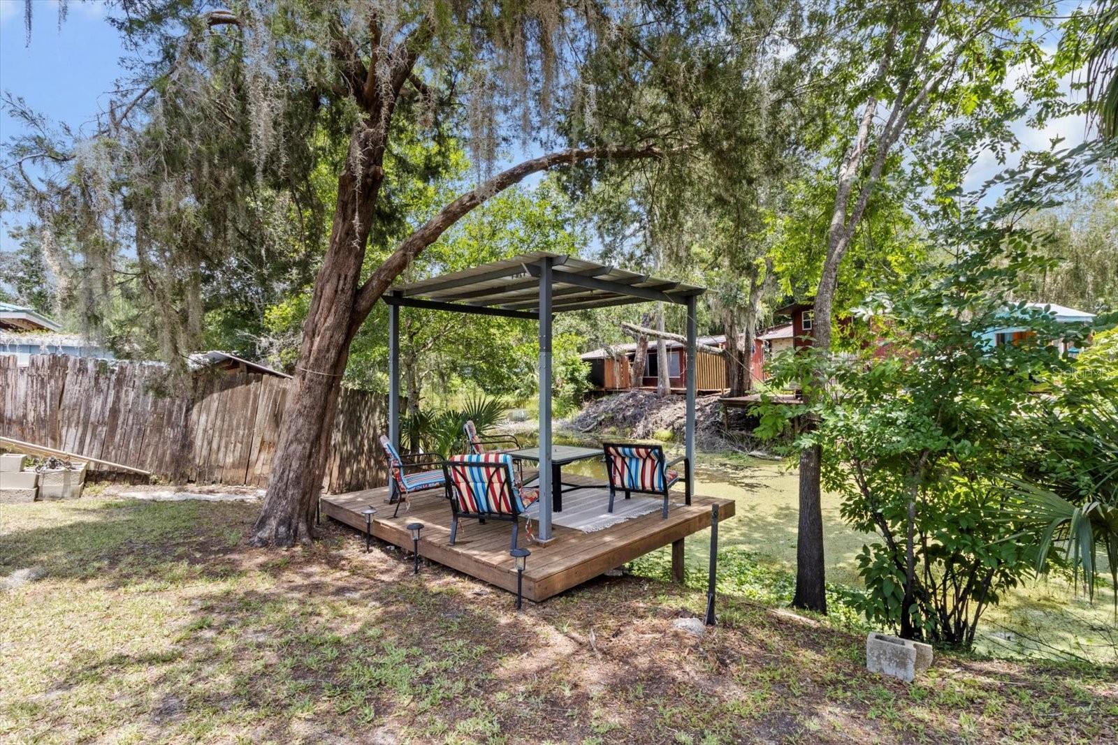 609 S Redbud Ter Property Photo 3