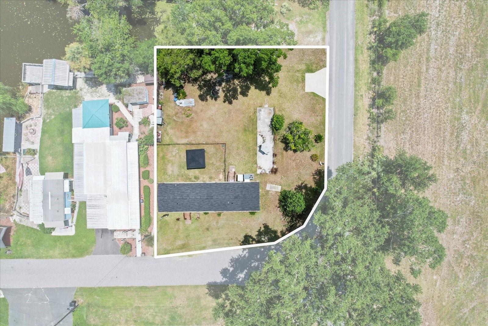 609 S Redbud Ter Property Photo 6