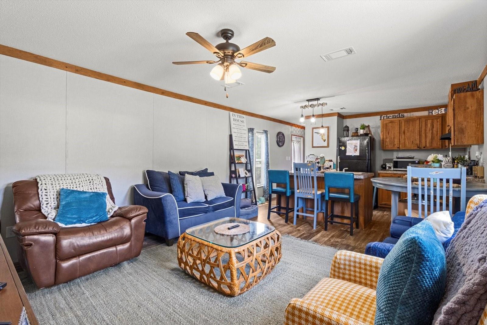 609 S Redbud Ter Property Photo 11