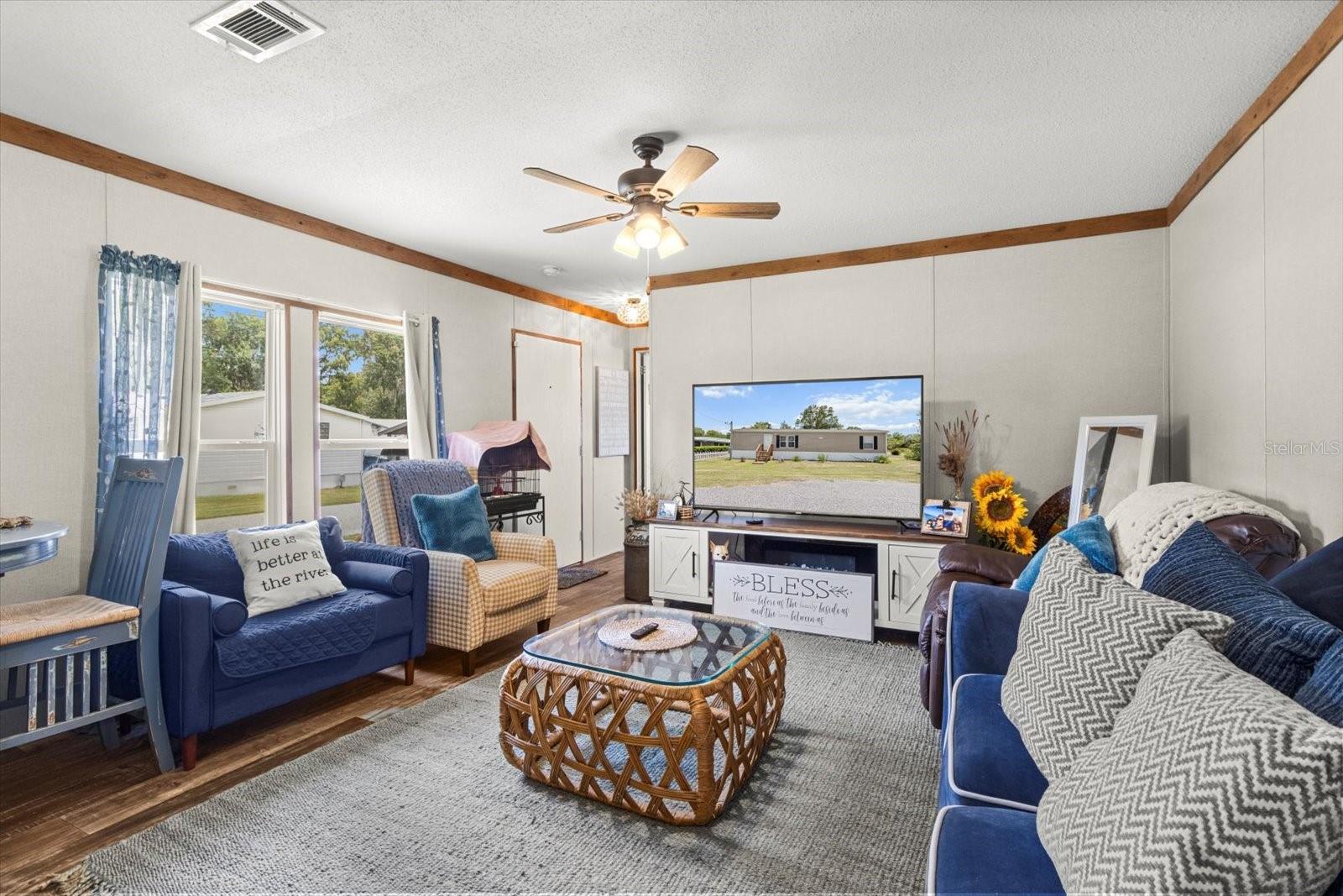 609 S Redbud Ter Property Photo 13
