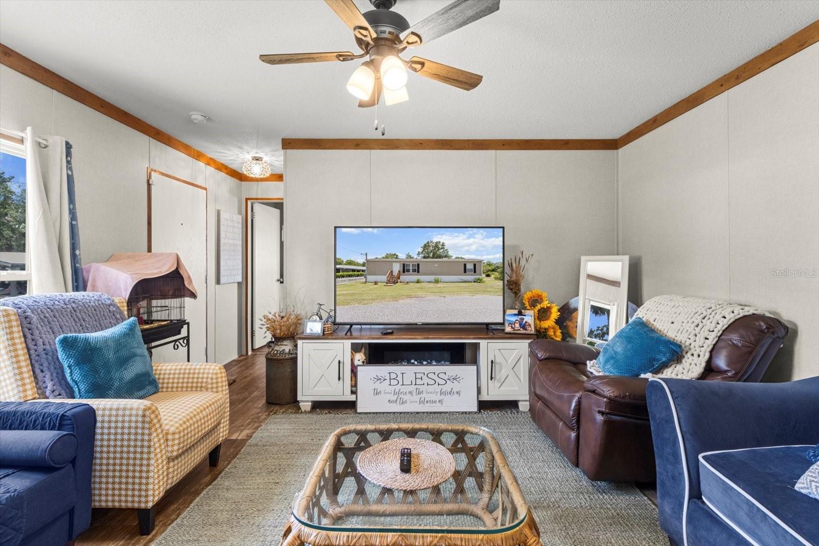609 S Redbud Ter Property Photo 14