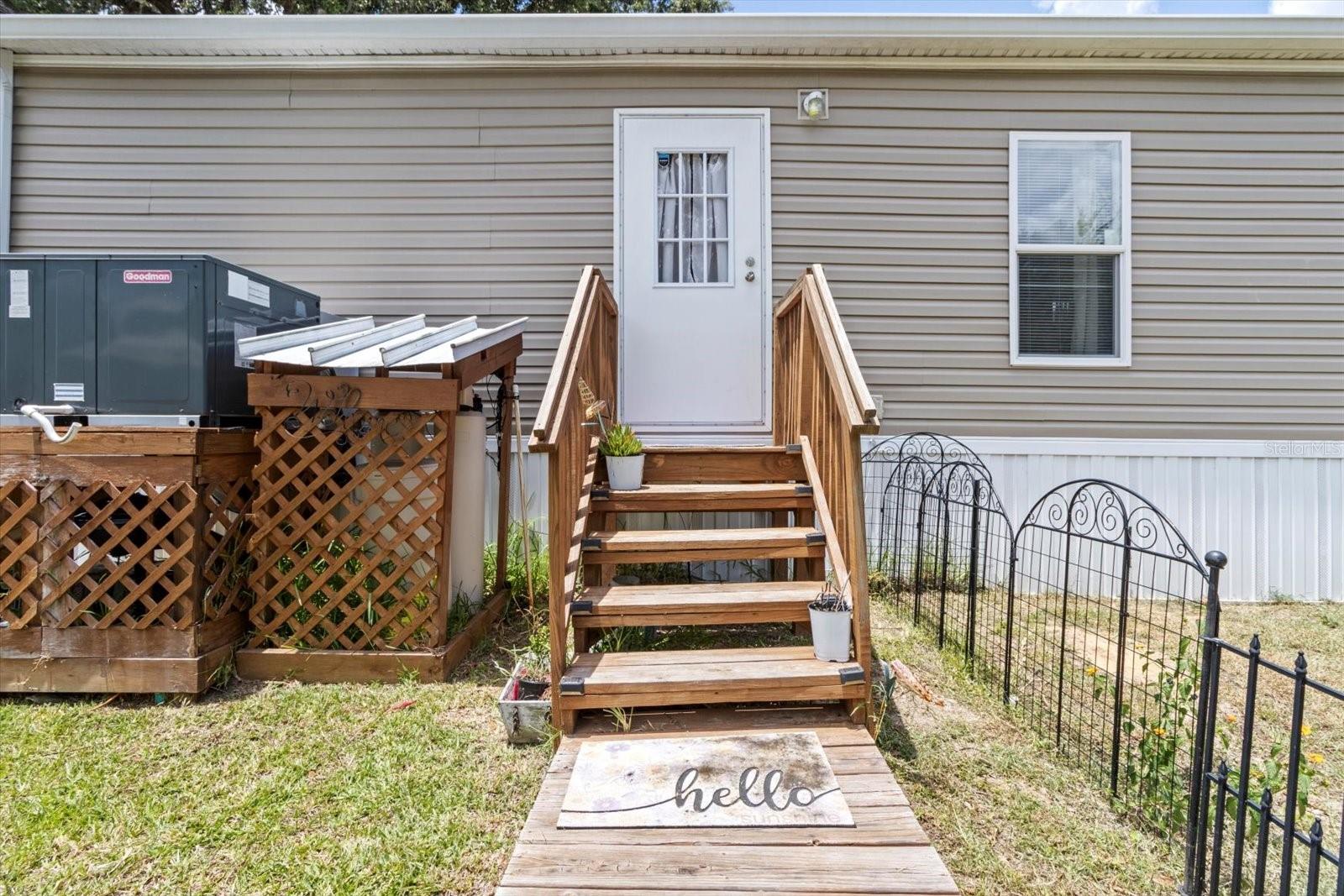 609 S Redbud Ter Property Photo 29