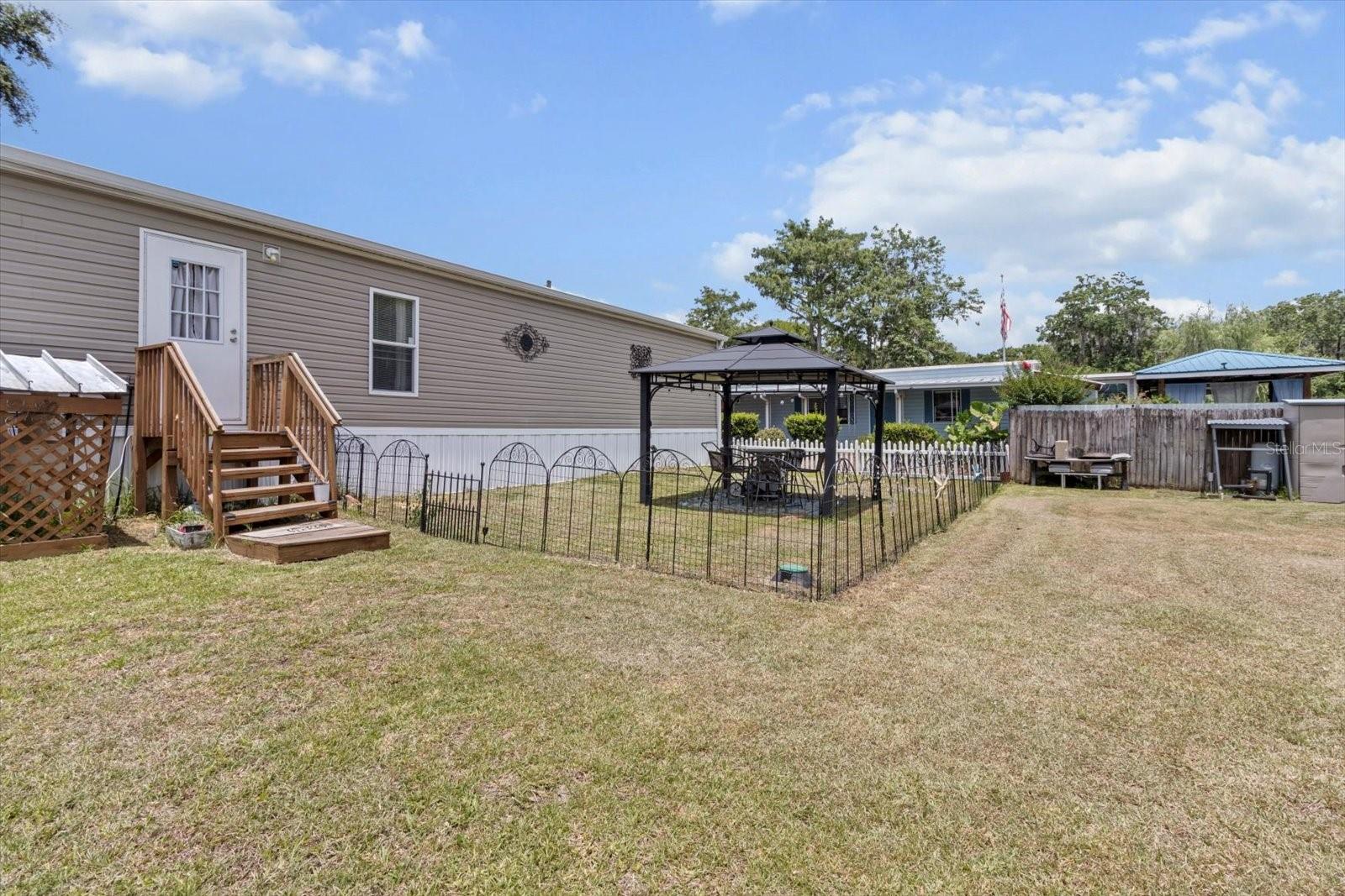609 S Redbud Ter Property Photo 32