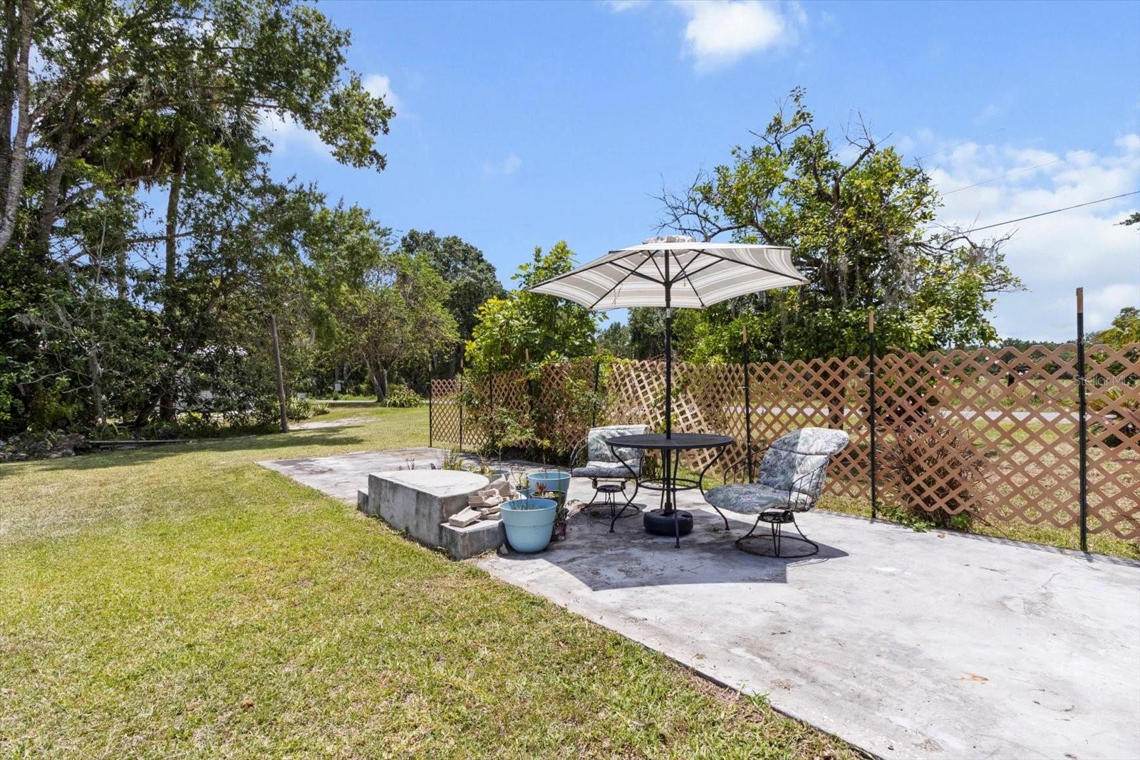 609 S Redbud Ter Property Photo 33