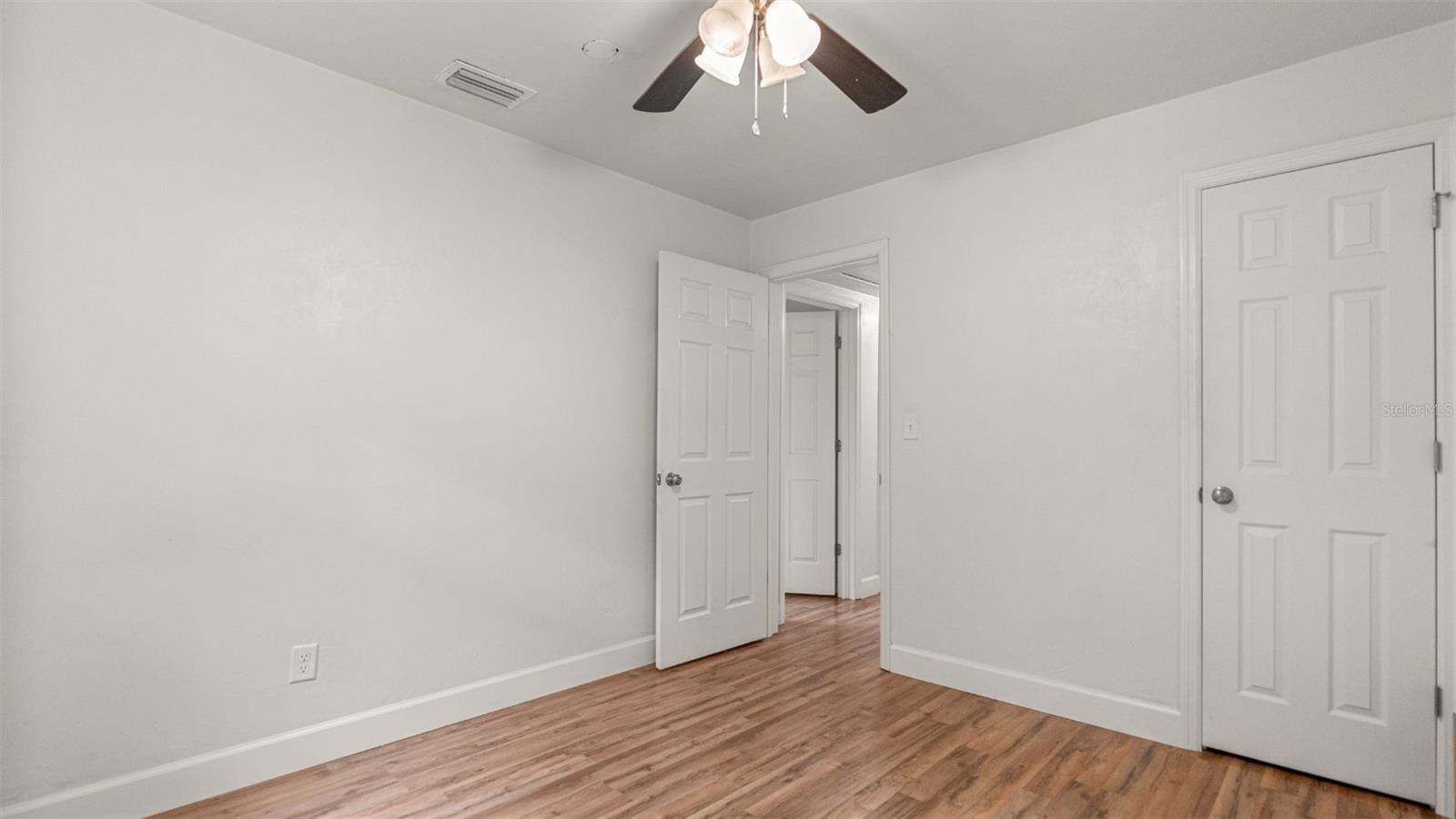 1015 Se 10th Ter Property Photo 25