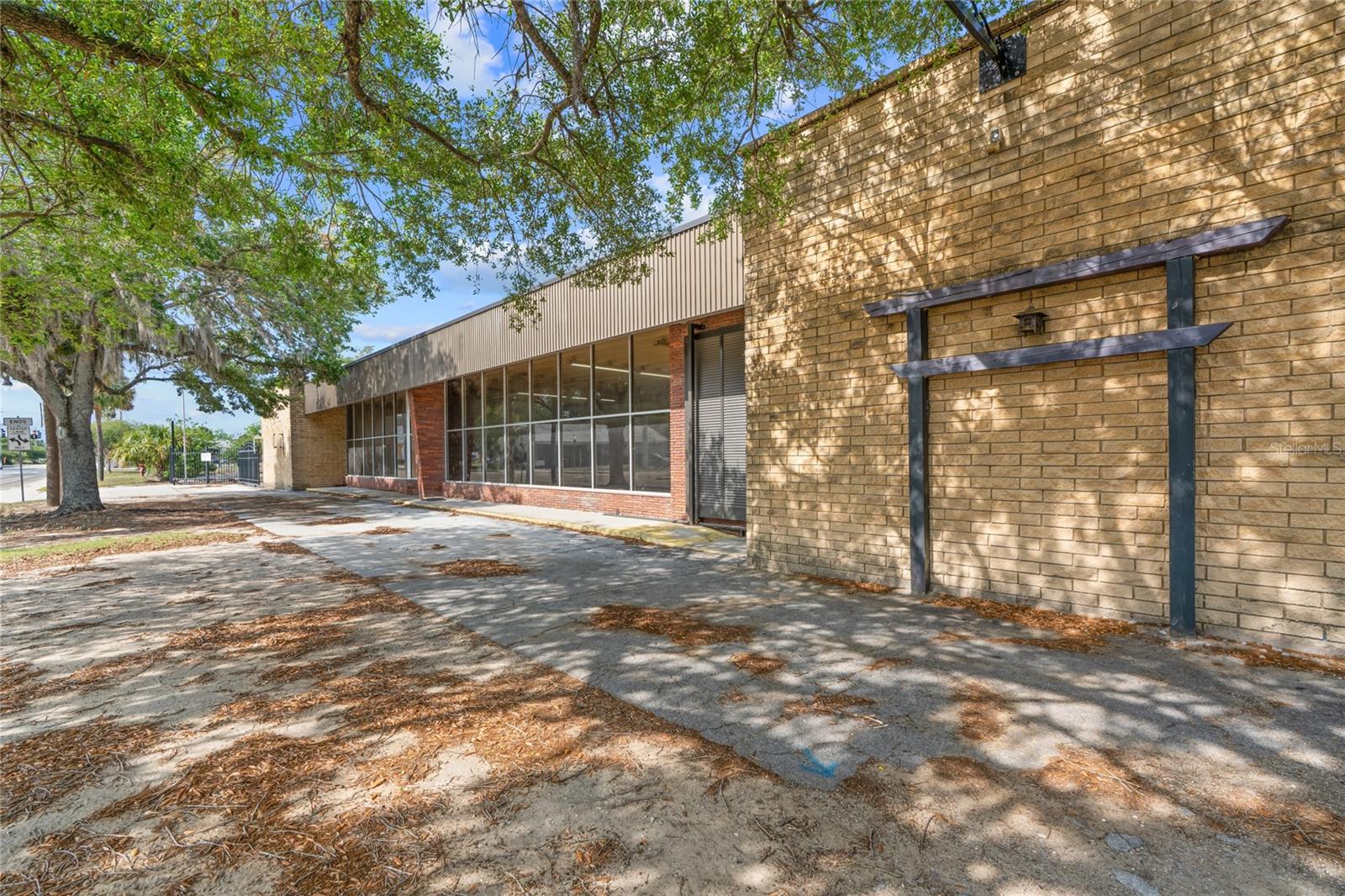 1118 N Magnolia Ave Property Photo 12