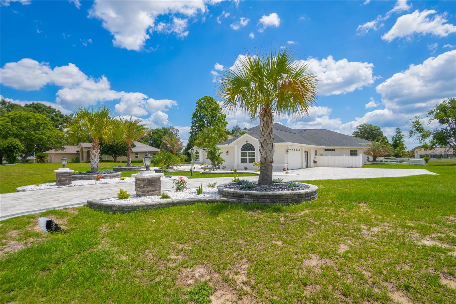 593 N Cherry Pop Dr Property Photo 4