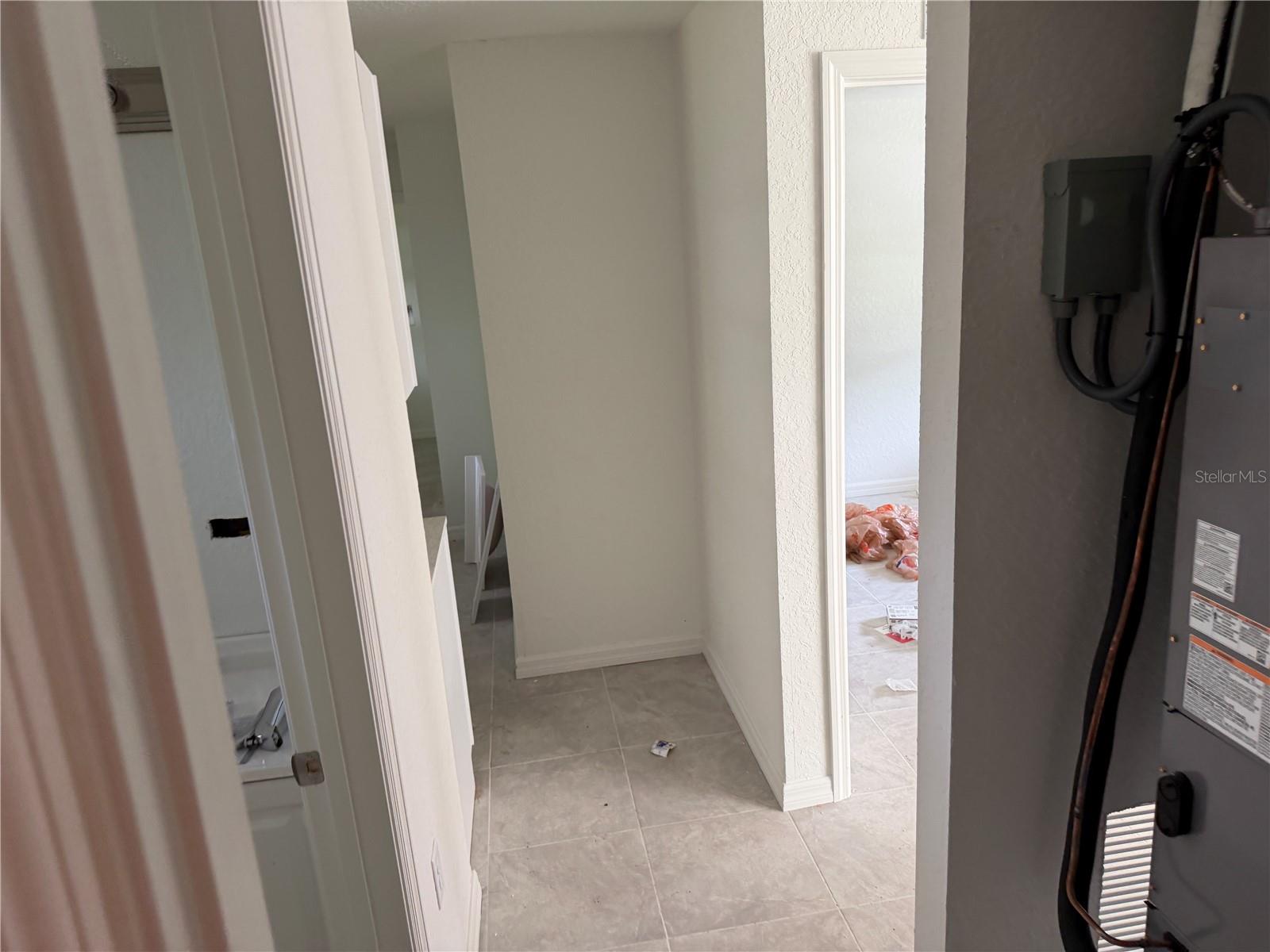6 S Barbour St Property Photo 2