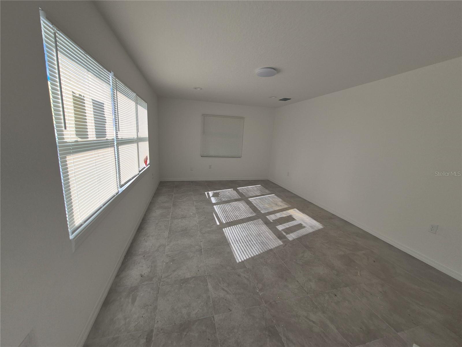 6 S Barbour St Property Photo 2