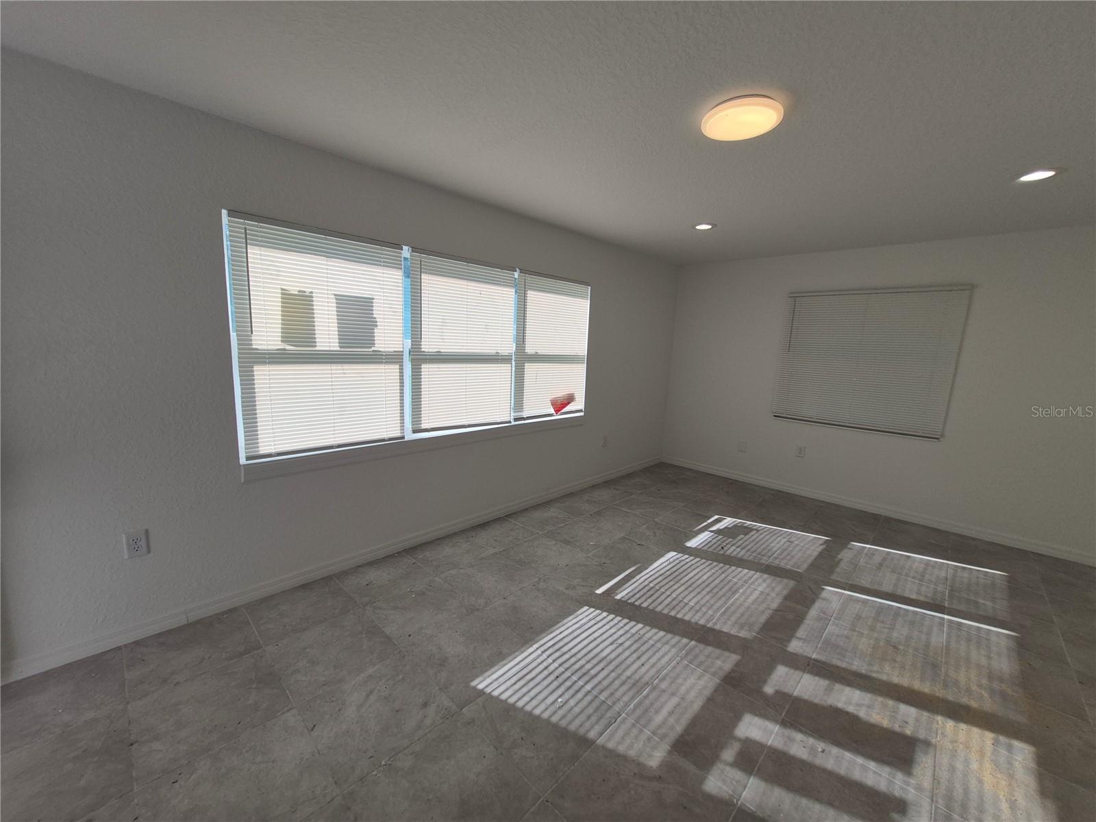 6 S Barbour St Property Photo 3