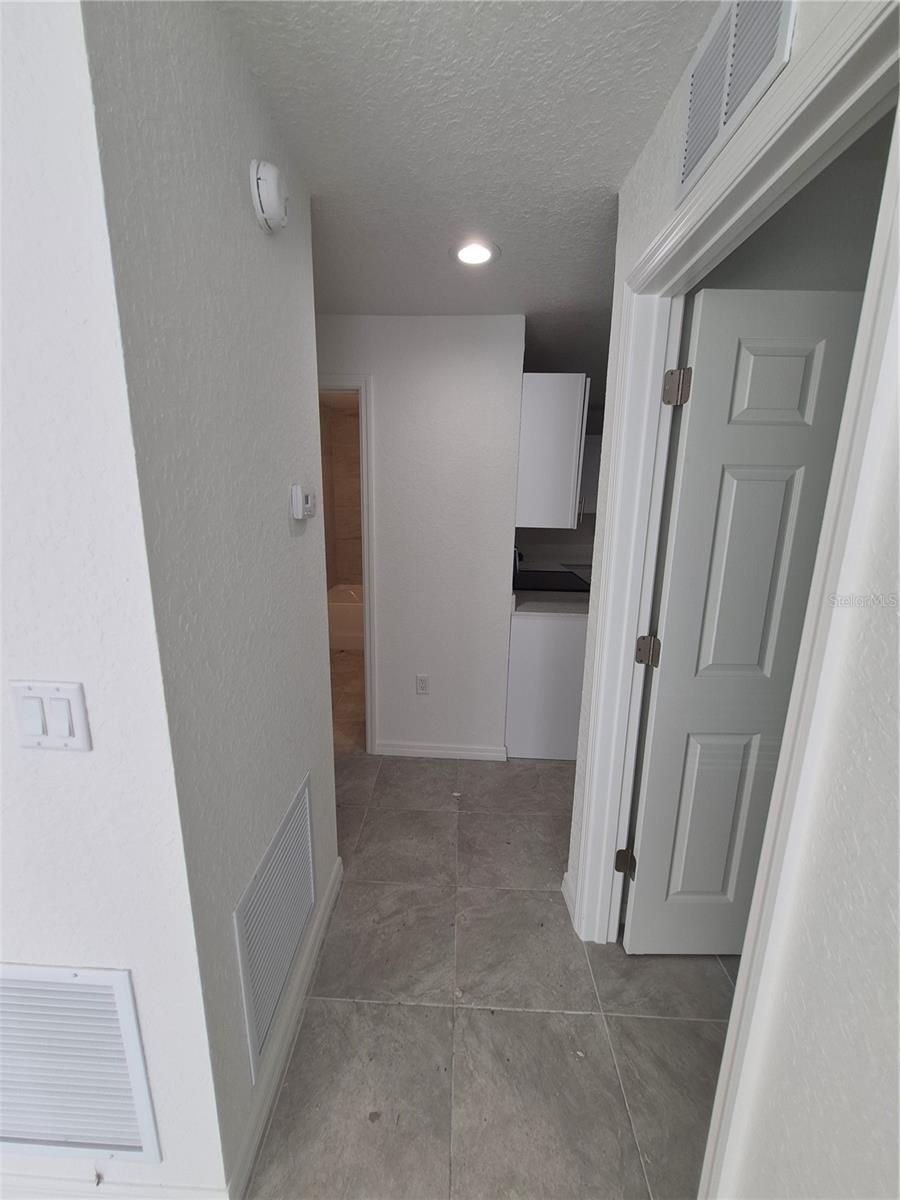 6 S Barbour St Property Photo 4