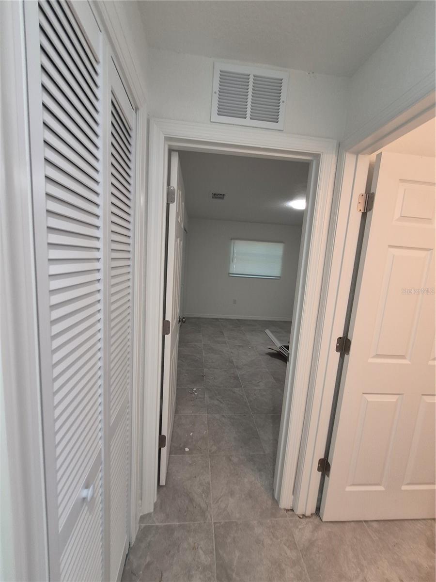 6 S Barbour St Property Photo 7
