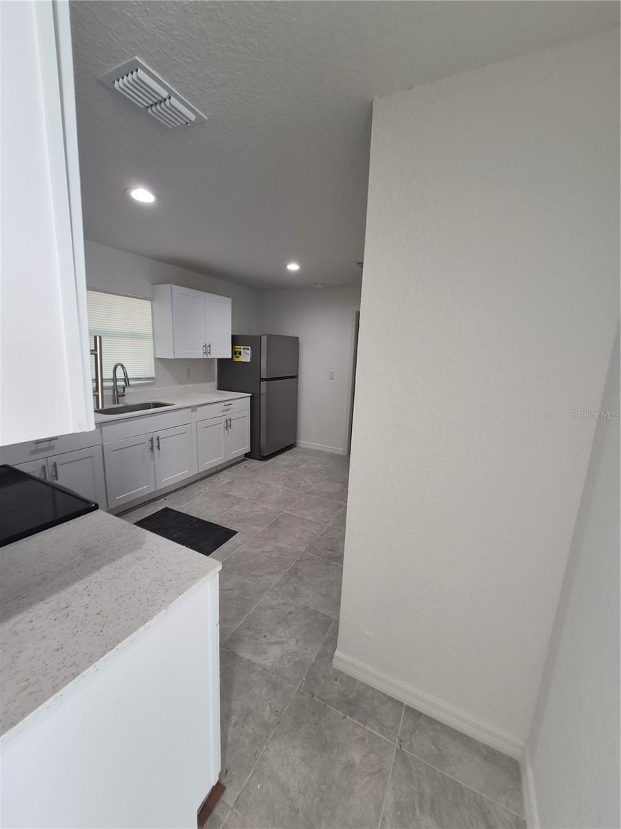 6 S Barbour St Property Photo 8