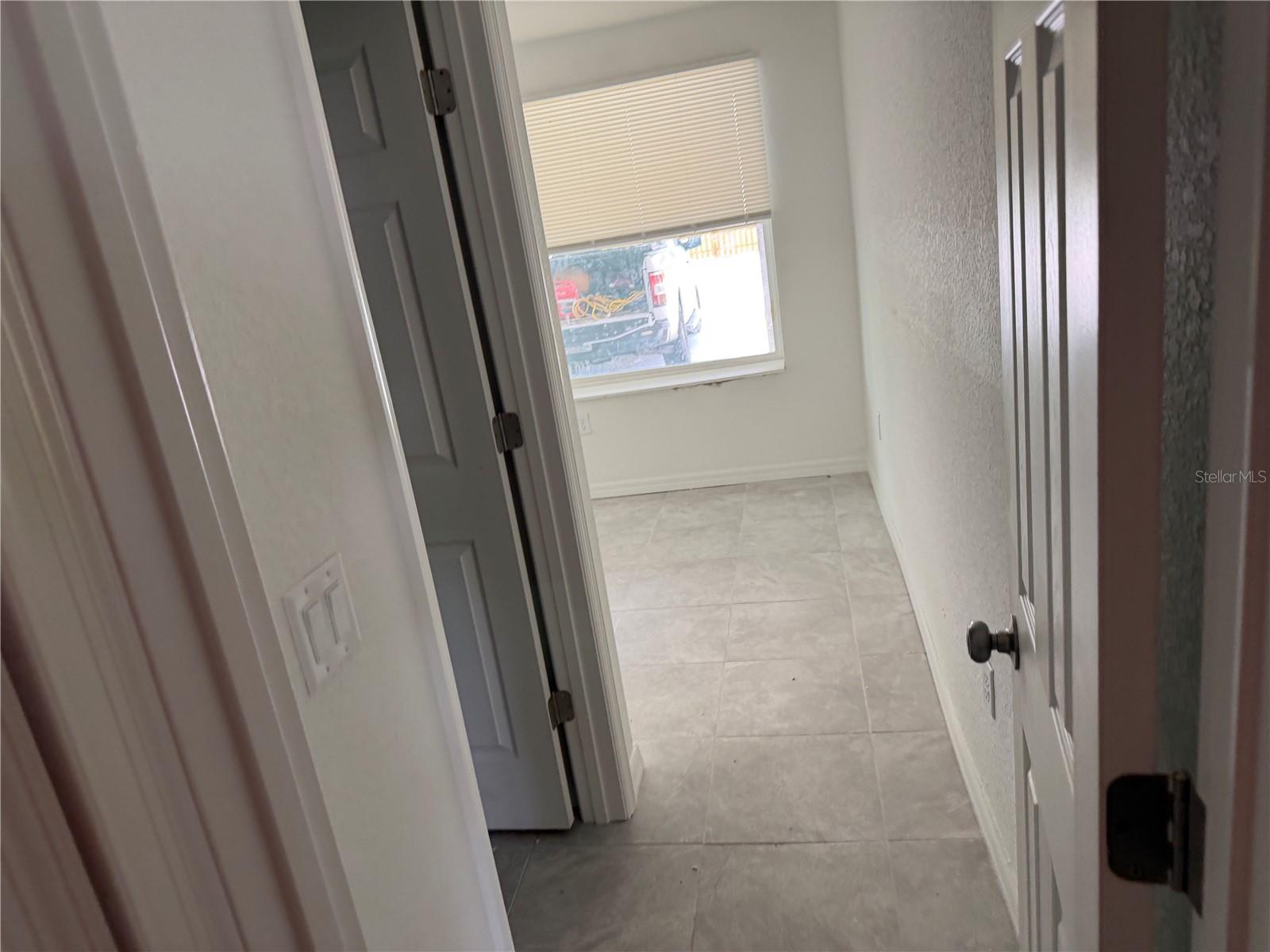 6 S Barbour St Property Photo 11