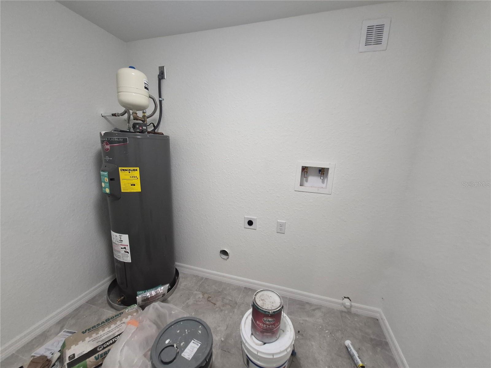 6 S Barbour St Property Photo 11