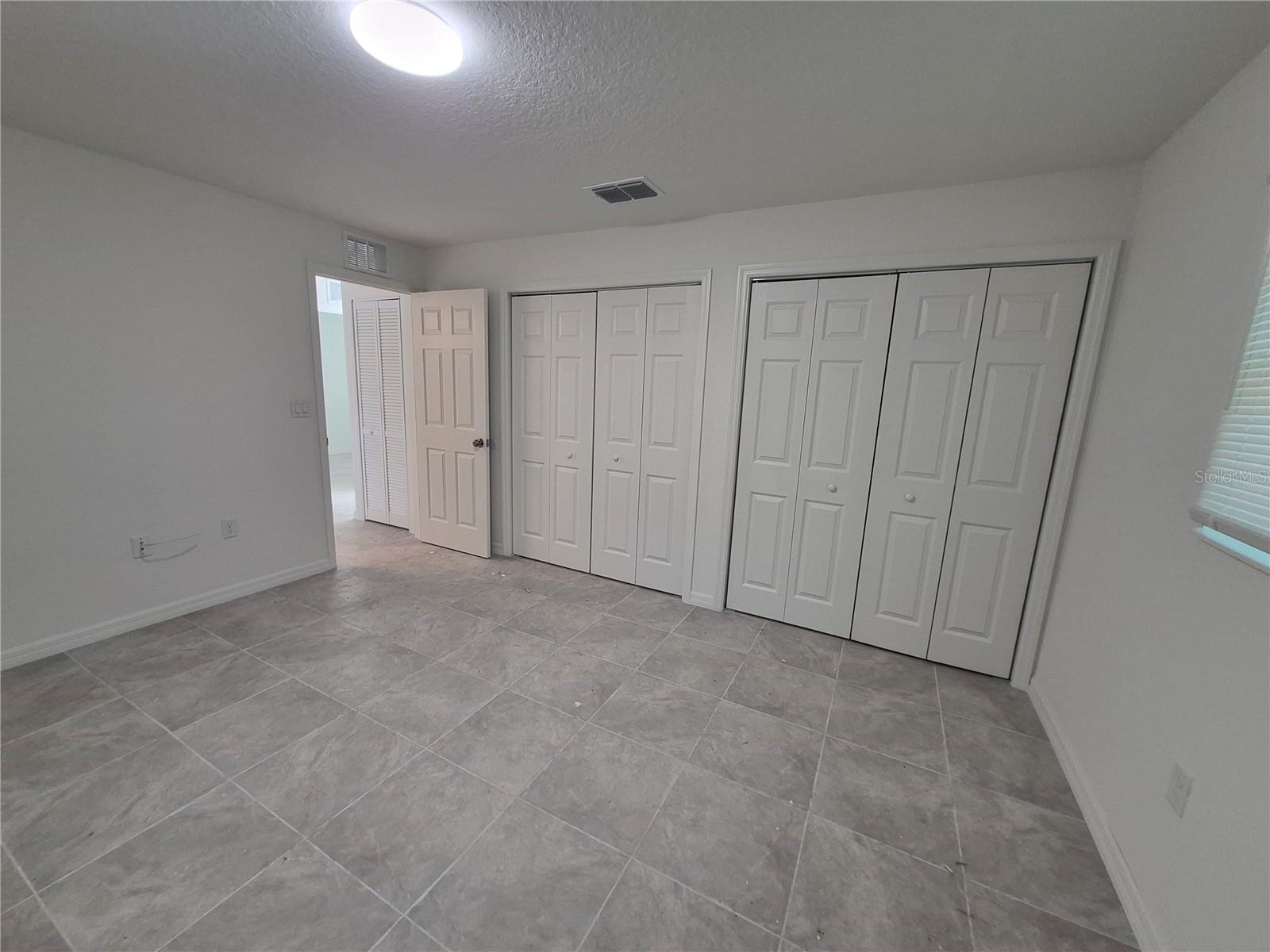 6 S Barbour St Property Photo 15