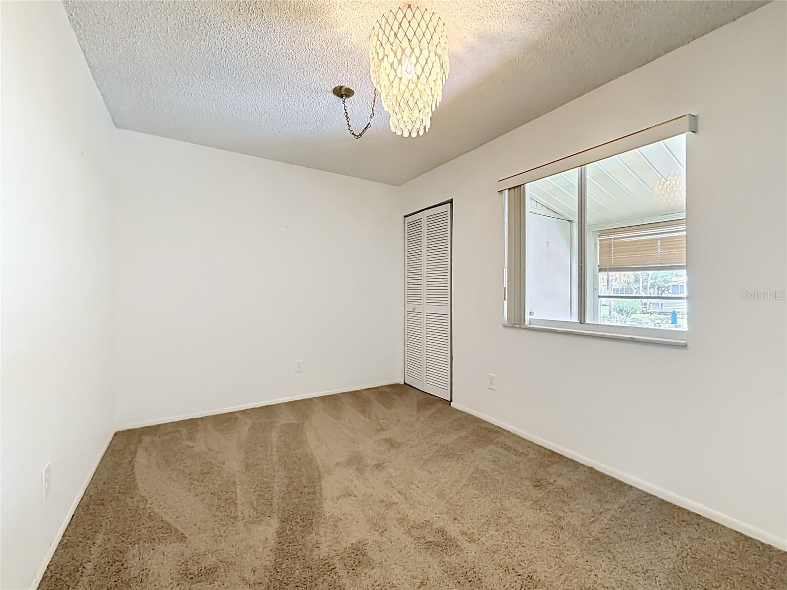 533 Midway Dr #b Property Photo 8