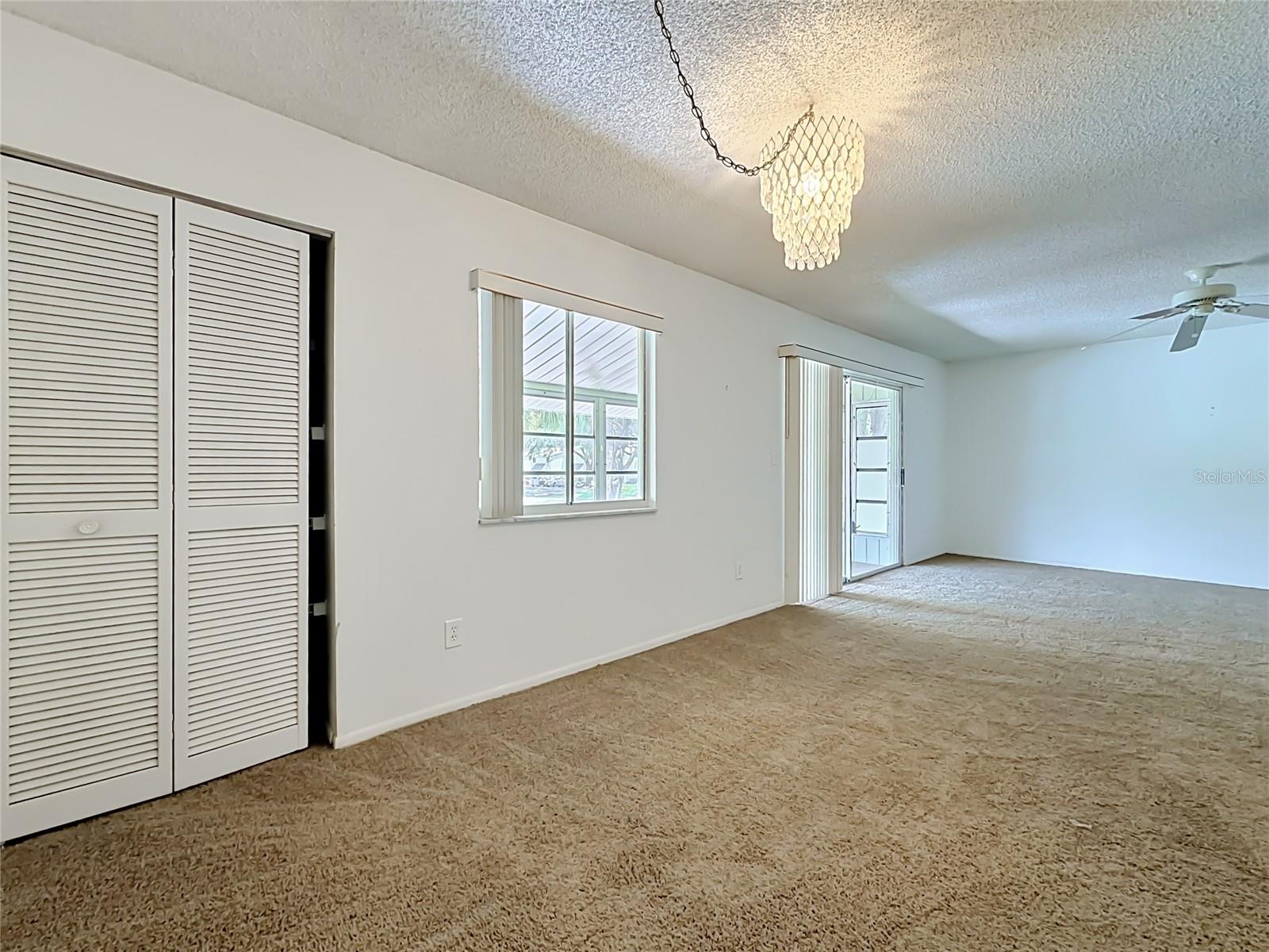 533 Midway Dr #b Property Photo 9