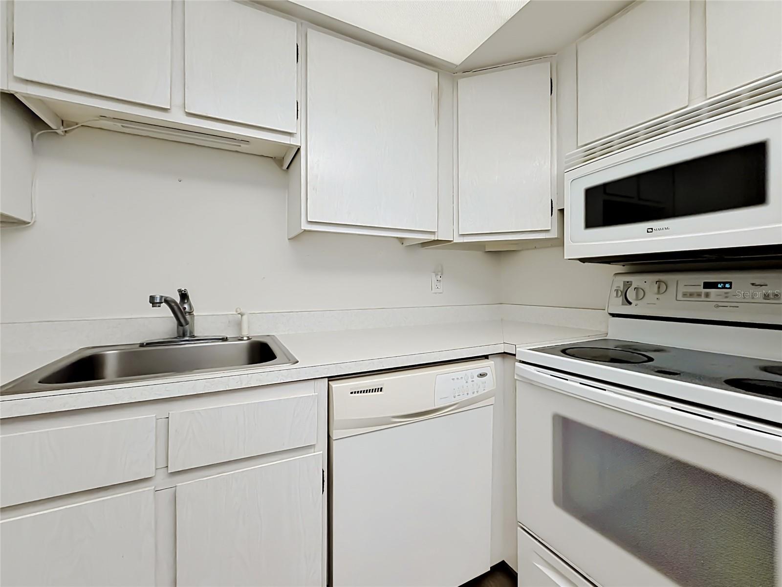 533 Midway Dr #b Property Photo 12