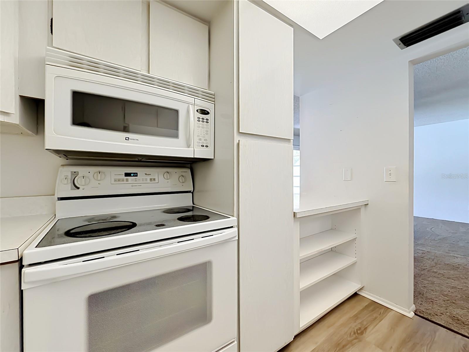 533 Midway Dr #b Property Photo 14