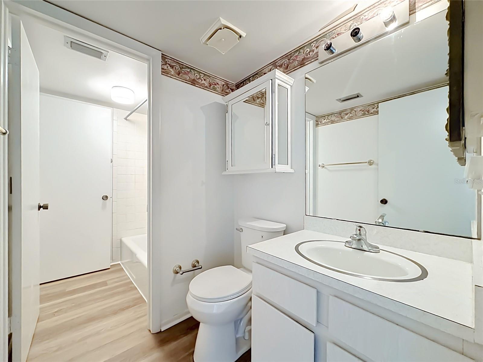 533 Midway Dr #b Property Photo 15