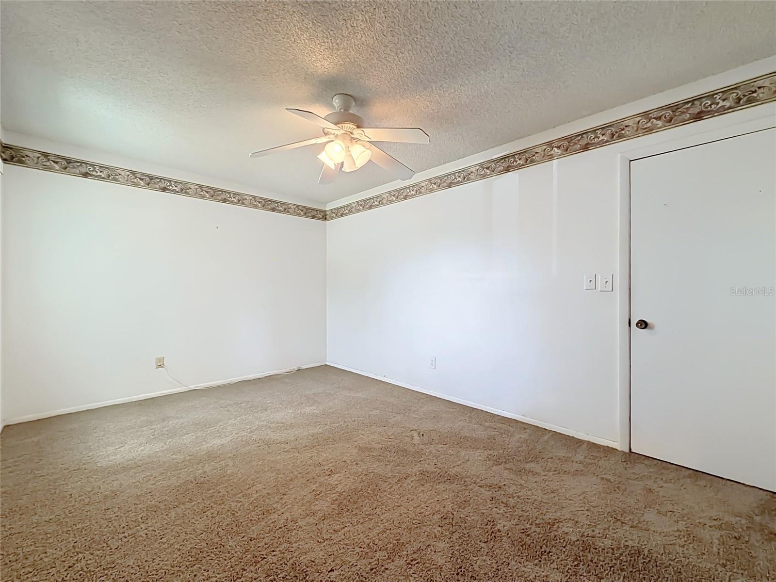 533 Midway Dr #b Property Photo 18