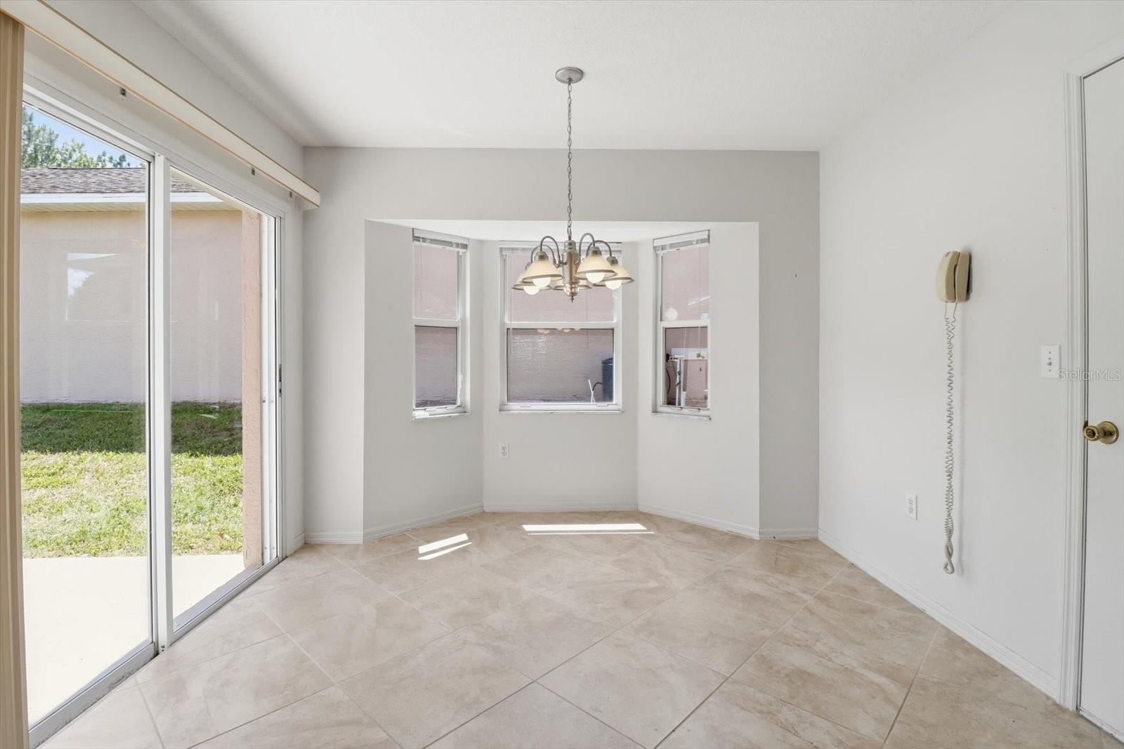 826 W Cockatiel Loop Property Photo 16