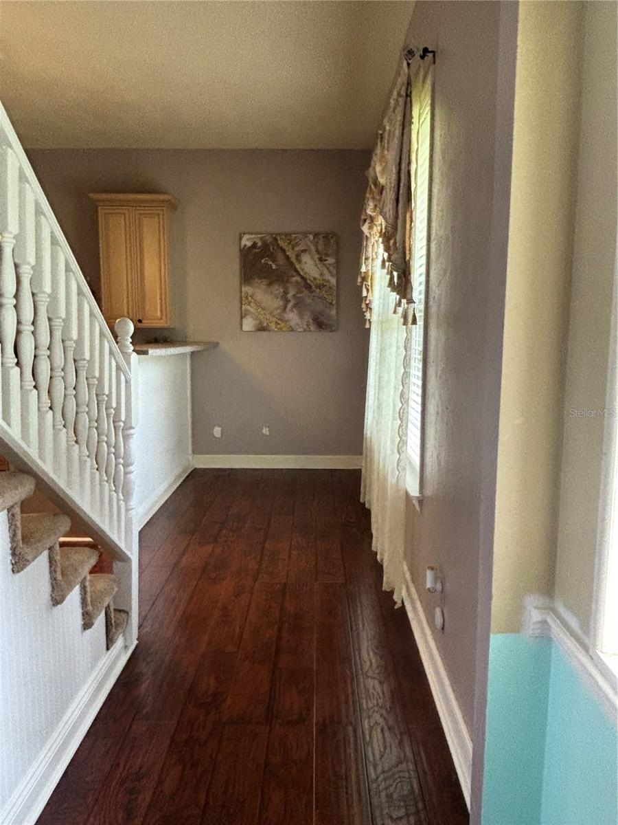 525 Se 61st Ct Property Photo 3