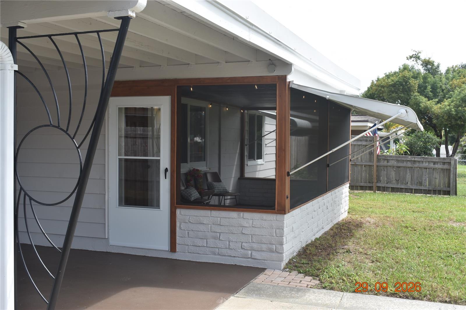 5165 104th Way N Property Photo 6