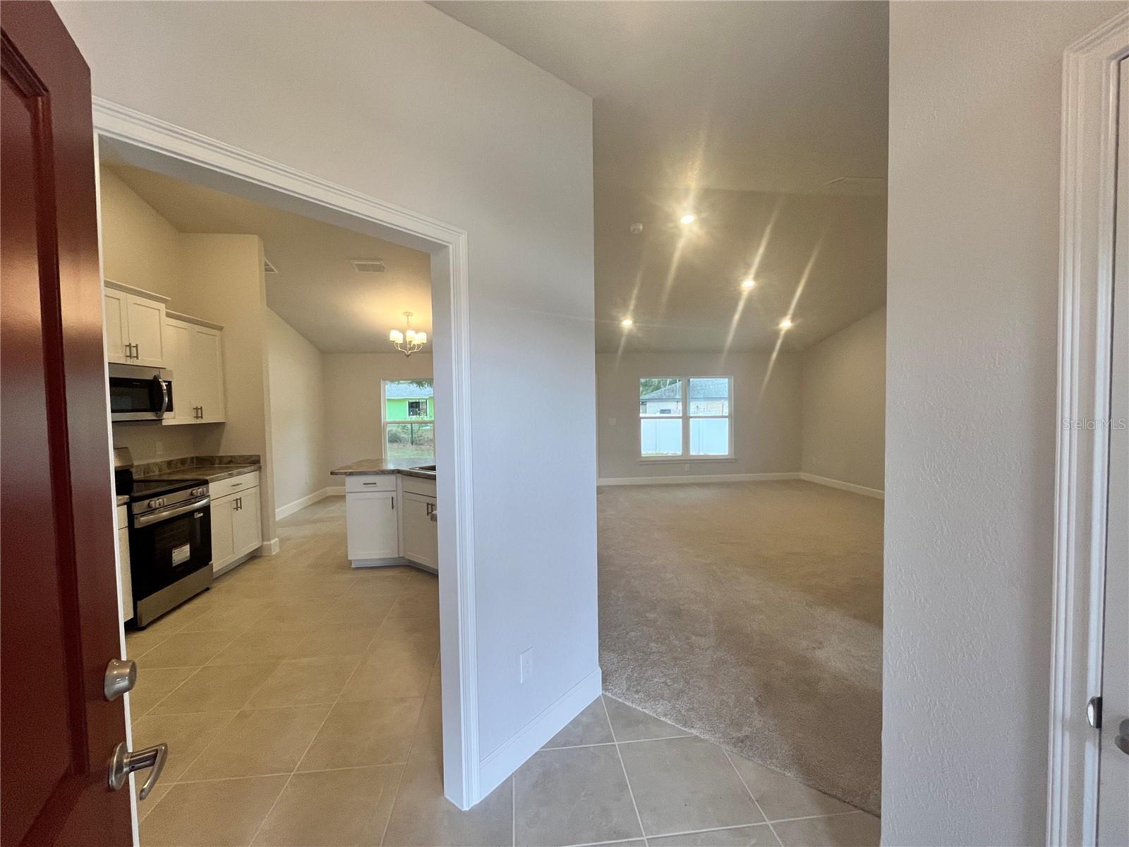 7 Bahia Pass Ln Property Photo 5