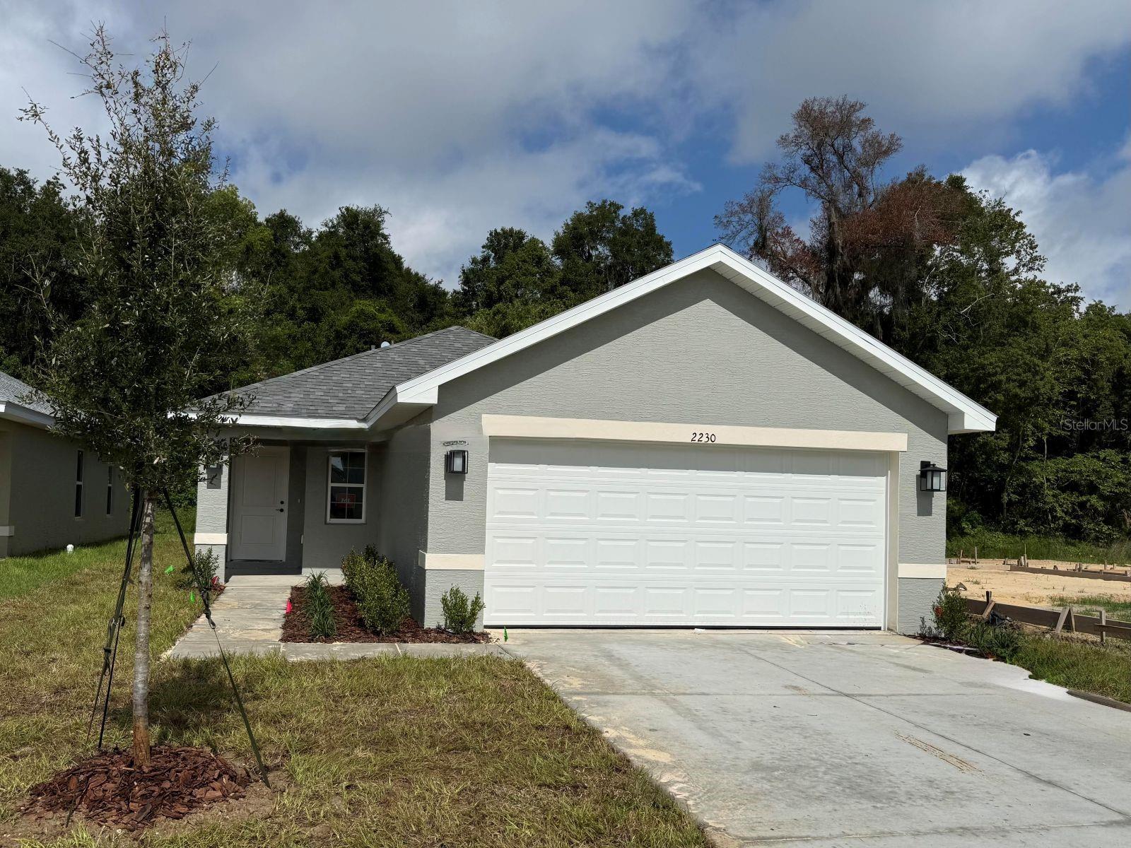 2230 Nw 23rd Loop Property Photo 1