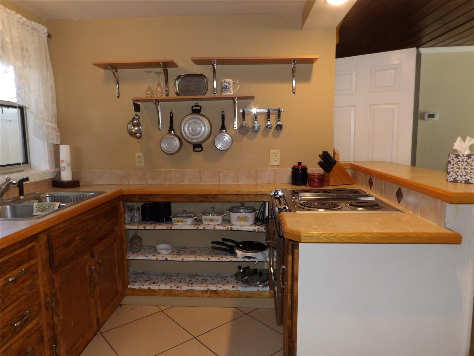 507 Lake St Property Photo 12