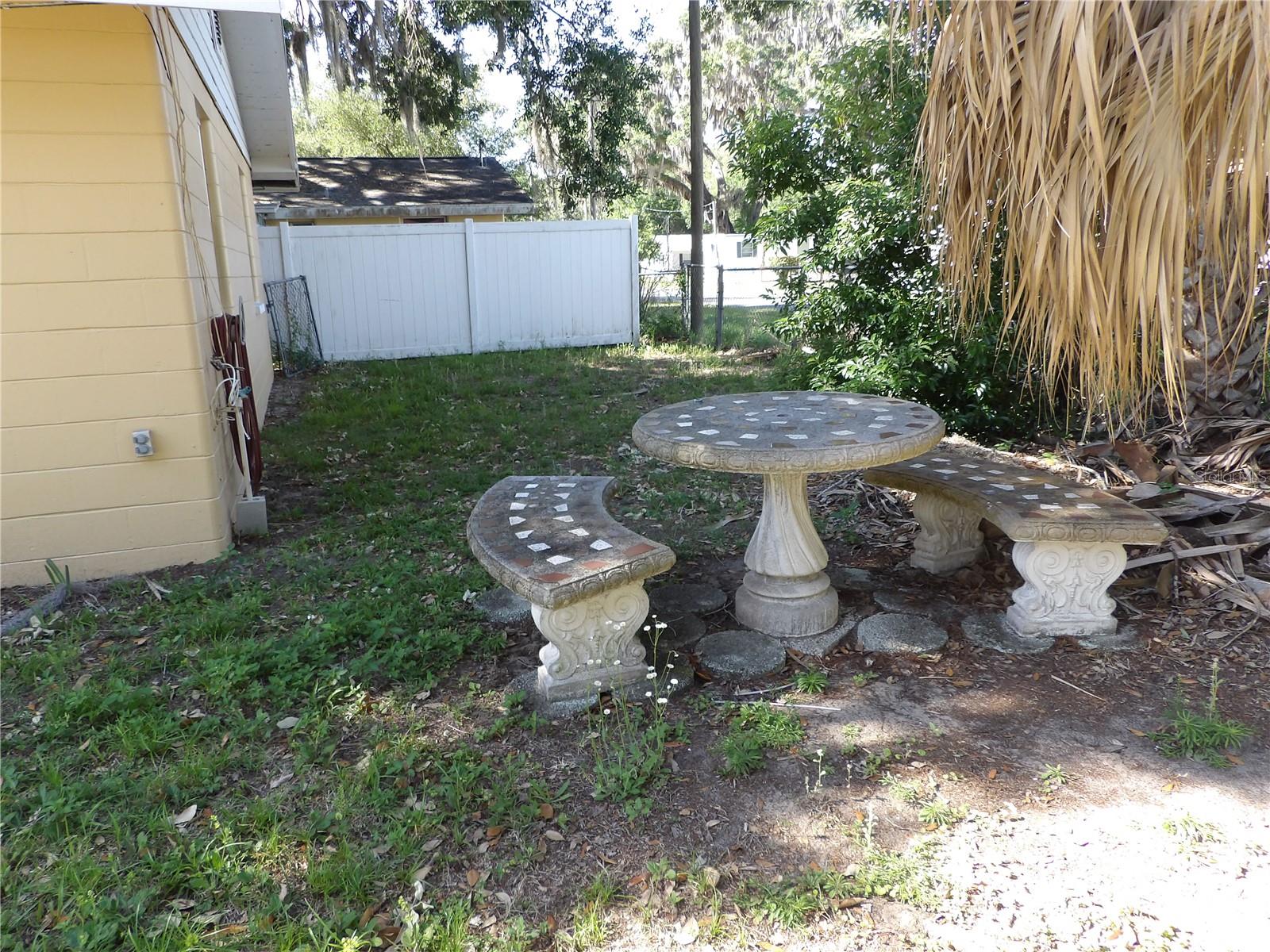 507 Lake St Property Photo 23